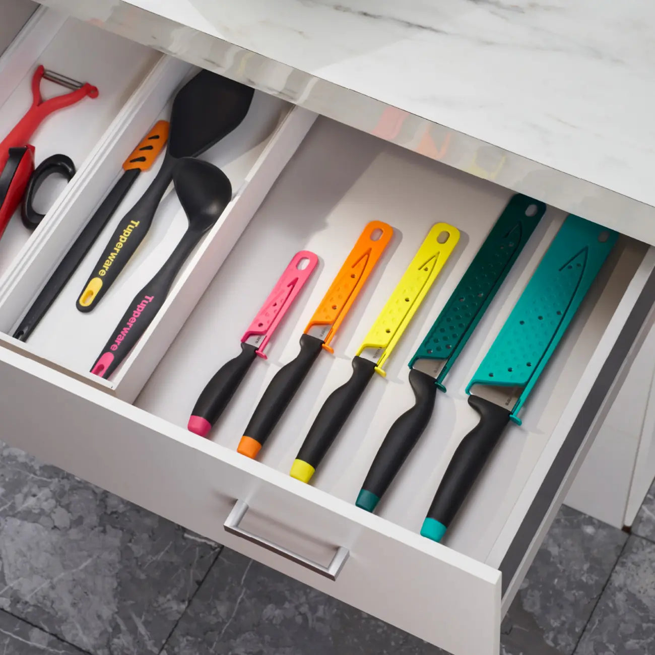 A-Serie Kochmesser von der Marke Tupperware / mit ergonomischen Griff / Küchenmesser / Kochmesser / mit Klingenschutz zum Aufhängen / Hier direkt online kaufen