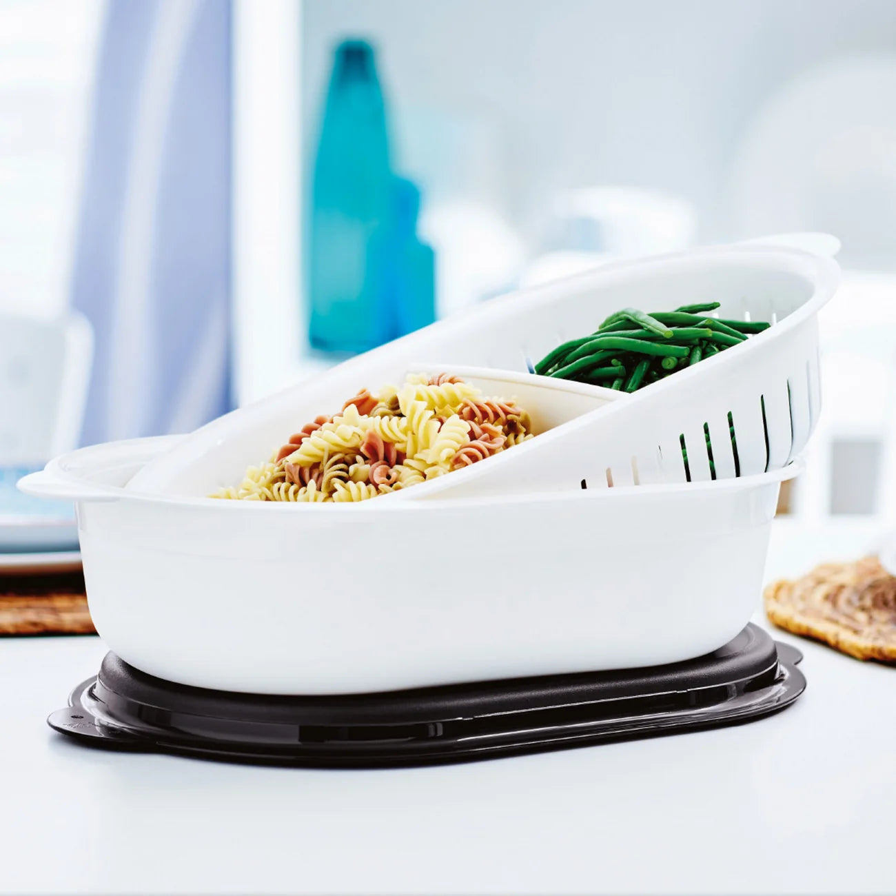 Siebservierer Multi Server 4 l oval von der Marke Tupperware / Serviersieb & Schale / zum Servieren, Absieben, Transportieren und Frischhalten von Lebensmitteln / Hier direkt online kaufen