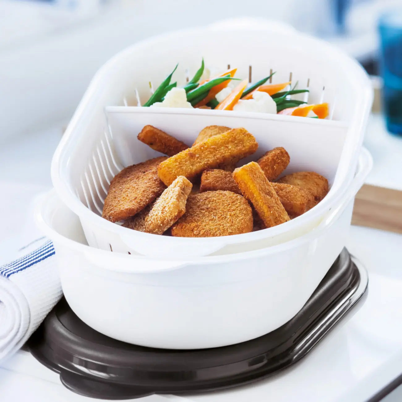 Siebservierer Multi Server 4 l oval von der Marke Tupperware / Serviersieb & Schale / zum Servieren, Absieben, Transportieren und Frischhalten von Lebensmitteln / Hier direkt online kaufen