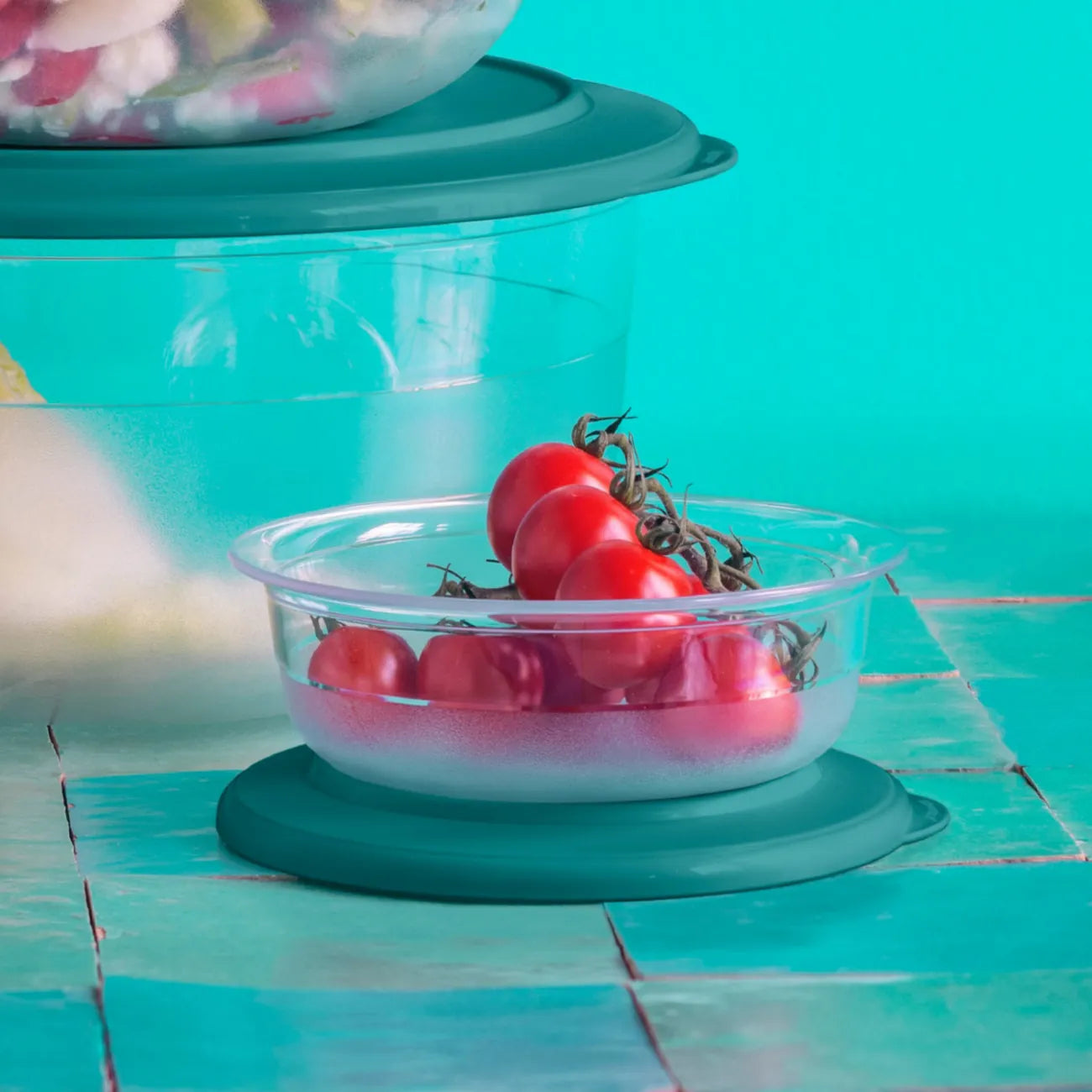 Tafelperle 275ml von der Marke Tupperware / in der Farbe Petrol / Servierschüssel / modular stapelbar / Tafelperlenschüssel / Luft und Wasserdicht / in Transparenter Optik / Ideal zum Servieren von Snacks, Dips, und Co / aus Eco+ Material / Hier direkt online kaufen