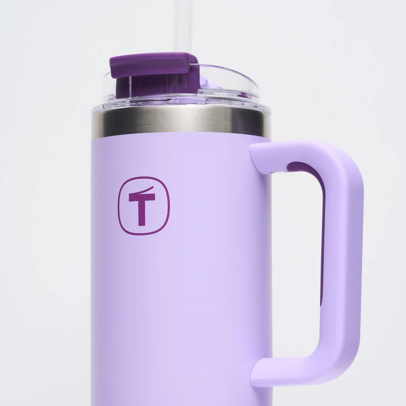 Big T Tumbler 1,1 Liter von der Marke Tupperware / in der Farbe Lila / Isolierbehälter / Isolierbecher / hält Getränke Warm oder Kalt / ideal für Unterwegs / Auslaufsicher / Hier direkt online kaufen 