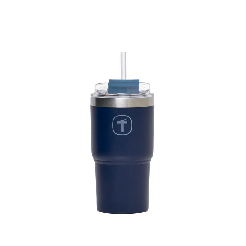 Big T Tumbler 630ml von der Marke Tupperware / in der Farbe Dunkelblau / Auslaufsicher / Isolierbecher / Isolierbehälter / Inklusive Trinkhalm / Perfekt für Unterwegs / Hier direkt online kaufen 
