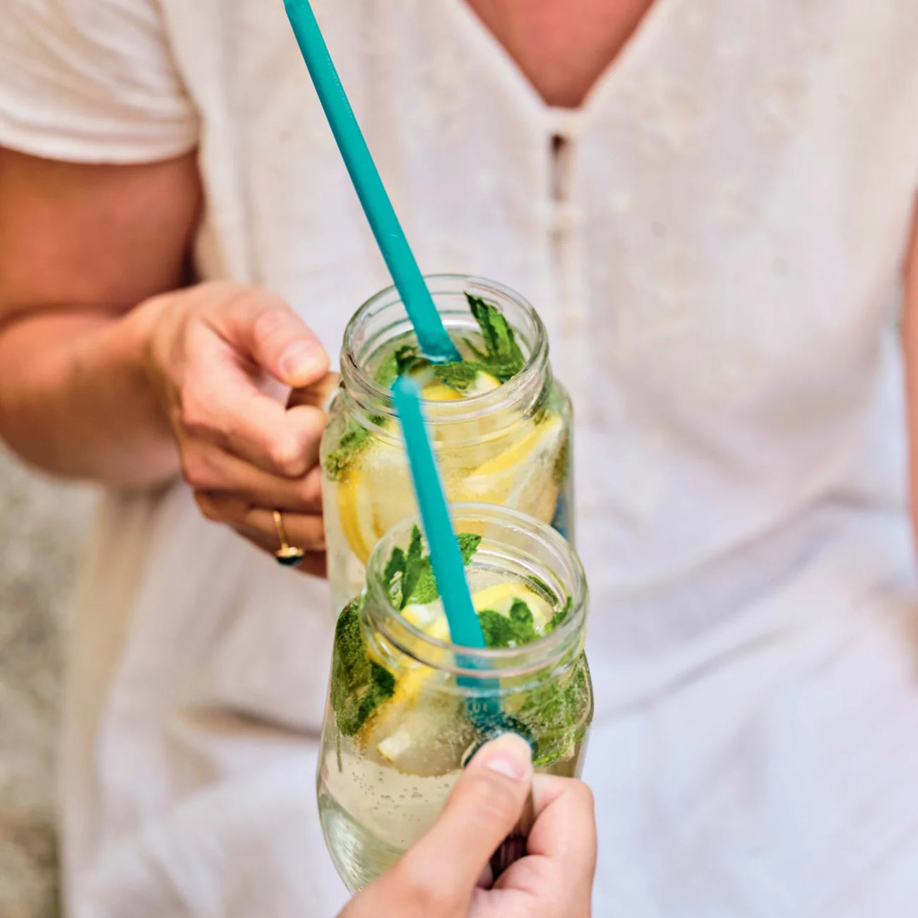 ECO+ Straw (2) wiederverwendbare Trinkhalme von der Marke Tupperware / Schnelle Reinigung mit hilfe der Trinkhalm Bürste / Mehrweg Trinkhalme / Hier direkt online kaufen