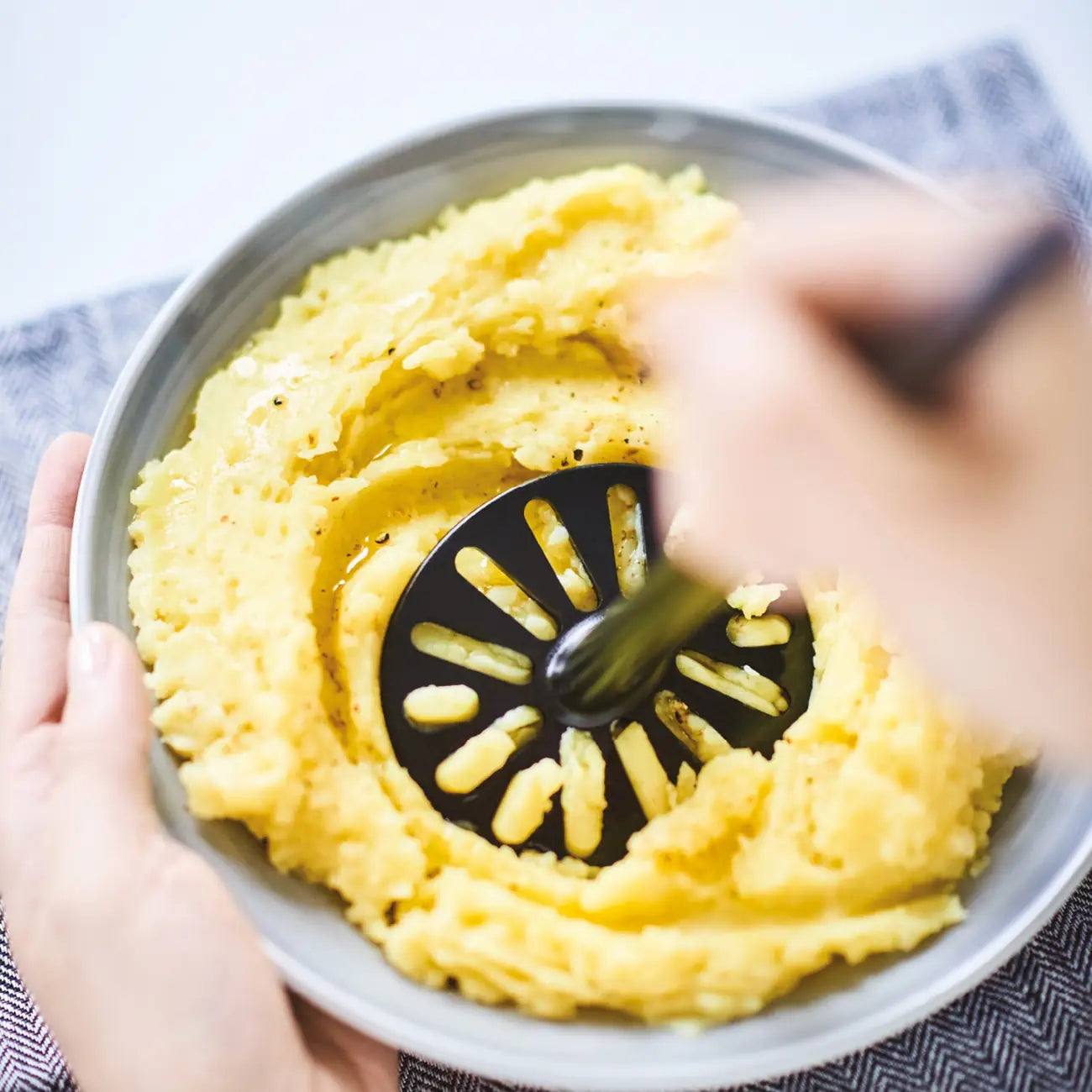 Pürier-Meister von der Marke Tupperware in der Farbe Schwarz / Kartoffelstampfer / Robust & Langlebig / aus Eco+ Material / Hier direkt online kaufen