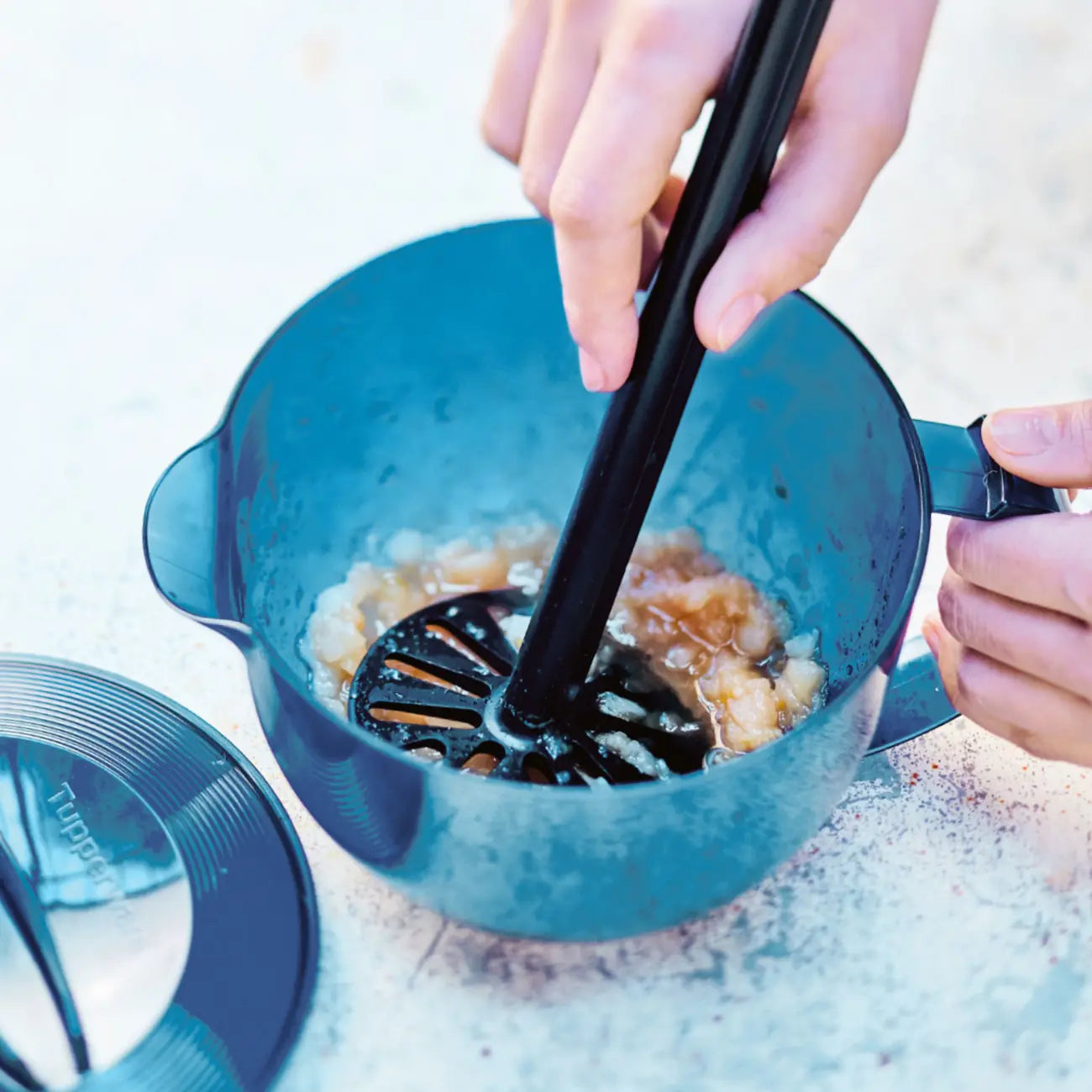 Pürier-Meister von der Marke Tupperware in der Farbe Schwarz / Kartoffelstampfer / Robust & Langlebig / aus Eco+ Material / Hier direkt online kaufen