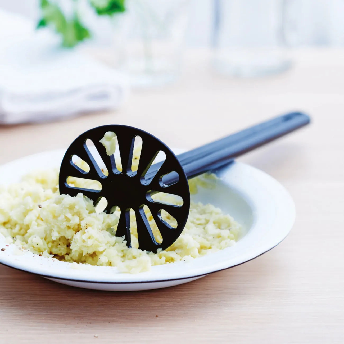 Pürier-Meister von der Marke Tupperware in der Farbe Schwarz / Kartoffelstampfer / Robust & Langlebig / aus Eco+ Material / Hier direkt online kaufen