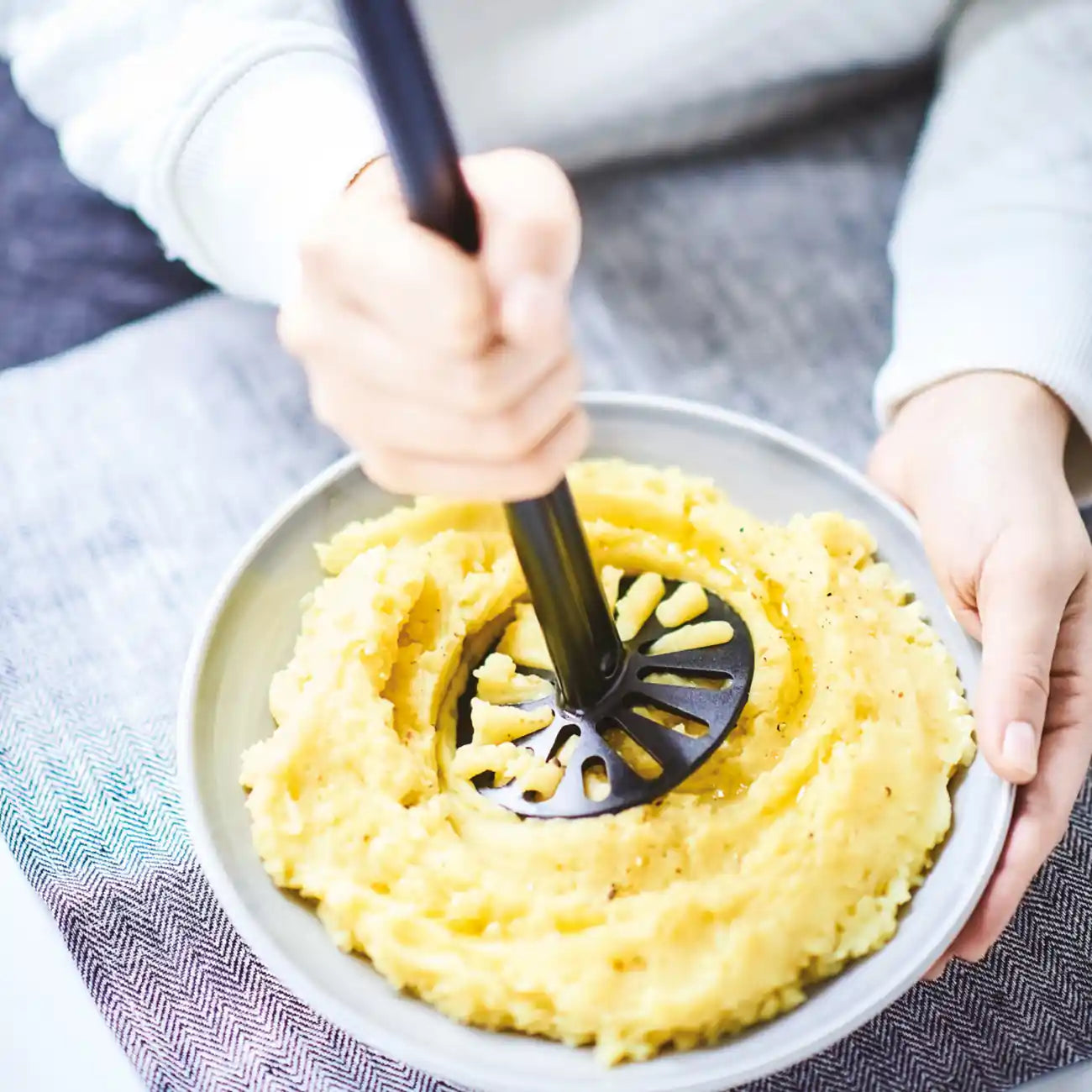Pürier-Meister von der Marke Tupperware in der Farbe Schwarz / Kartoffelstampfer / Robust & Langlebig / aus Eco+ Material / Hier direkt online kaufen
