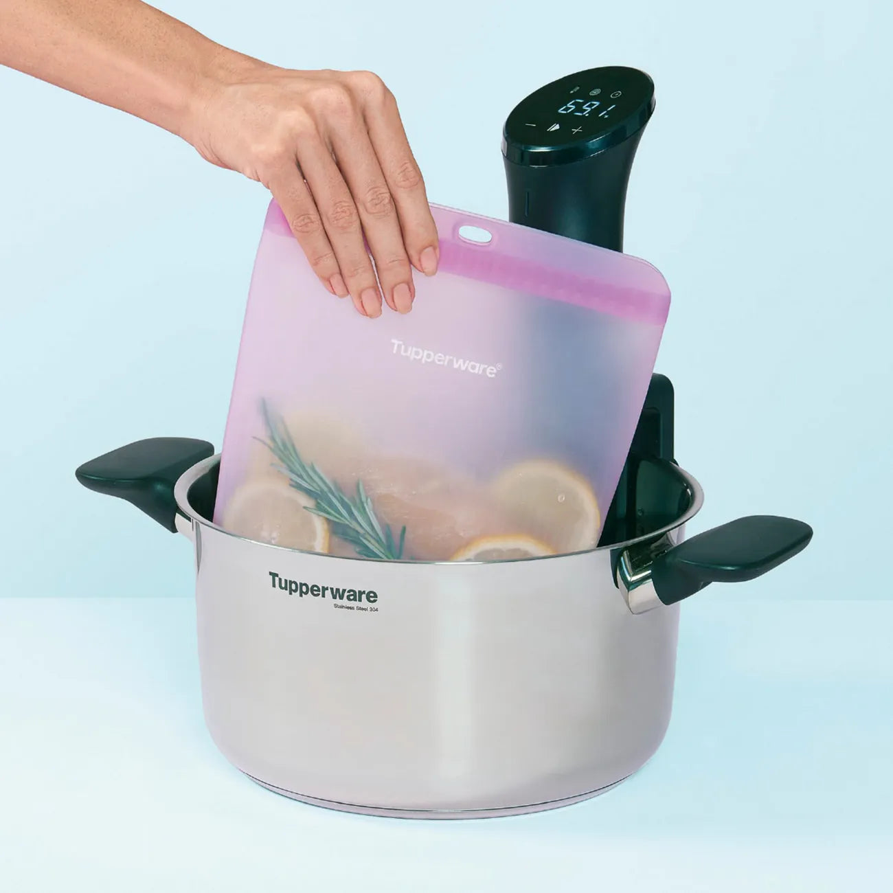 Ultimate Silicone Slim Bag 1,6L von der Marke Tupperware / in der Farbe Pink / Frischhaltebeutel / Gefrierbeutel / Auslaufsicher / Ideal für Unterwegs / Hier direkt online kaufen