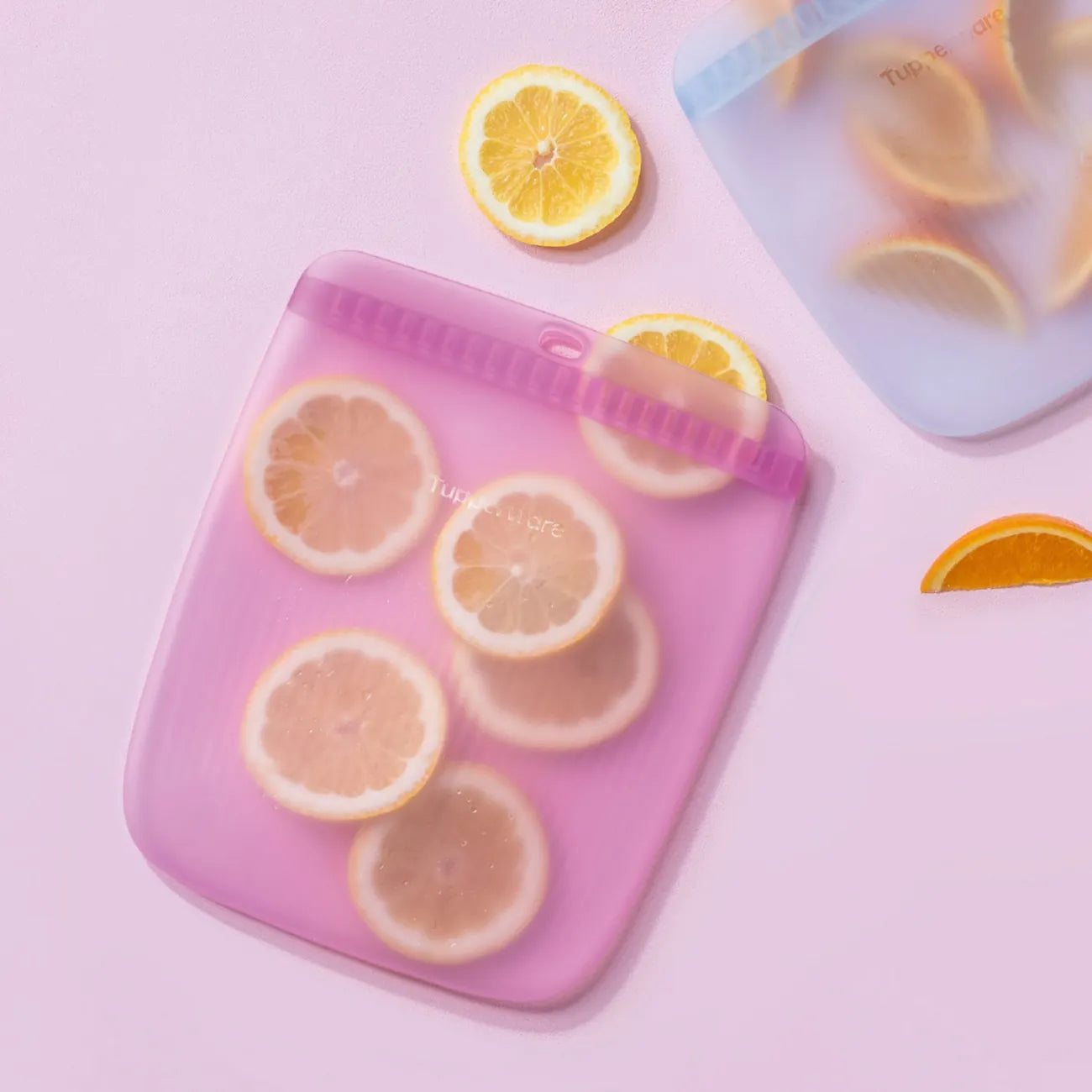 Ultimate Silicone Slim Bag 1,6L von der Marke Tupperware / in der Farbe Pink / Frischhaltebeutel / Gefrierbeutel / Auslaufsicher / Ideal für Unterwegs / Hier direkt online kaufen