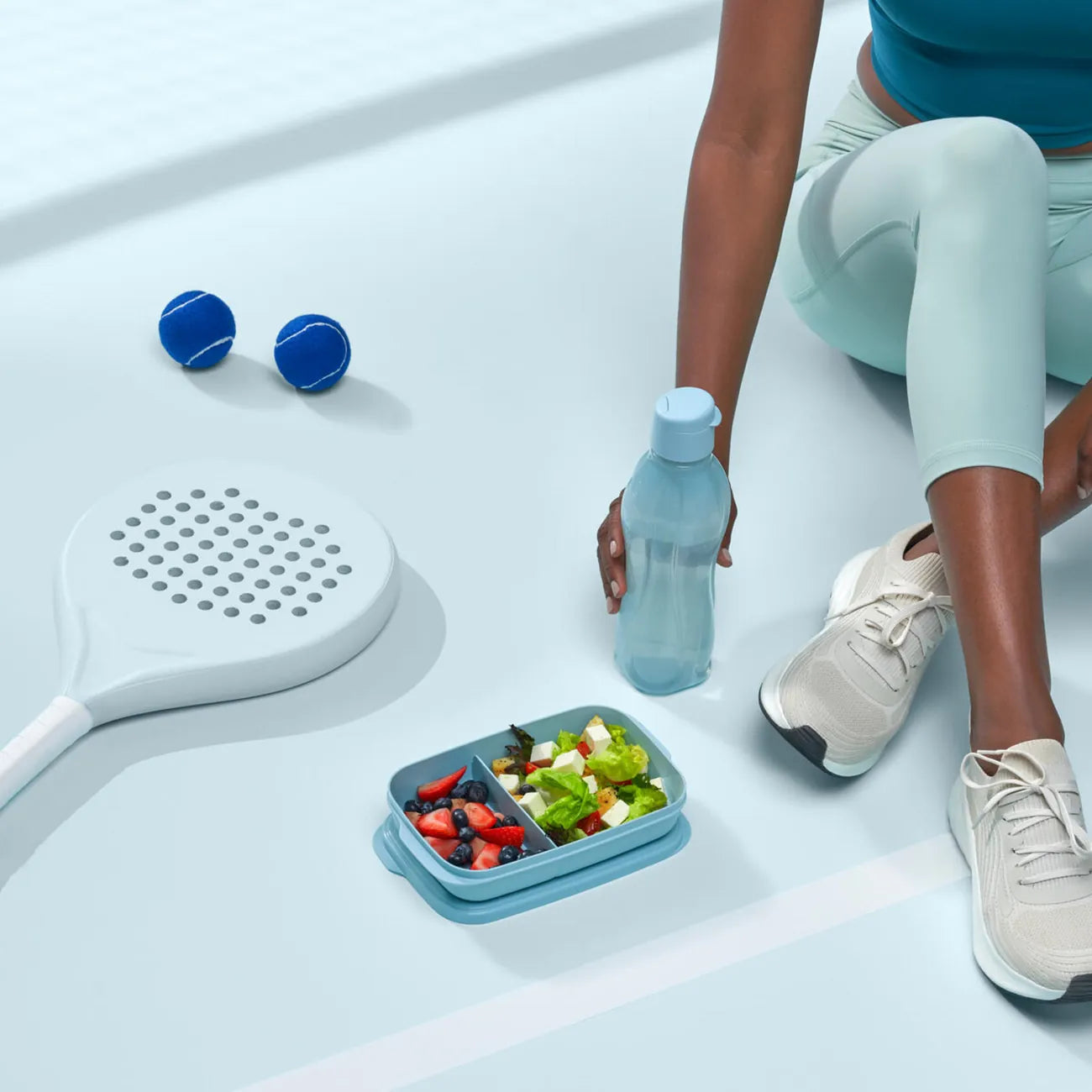 EcoEasy Trinkflasche 750ml von der Marke Tupperware / in der Farbe Hellblau / Wasserflasche / mit Klappdeckel / fest verschließbar / Hier direkt online kaufen