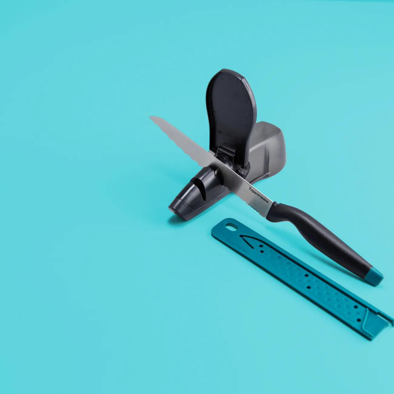 A-Serie Messermaus Schärfmaus Universal von der Marke Tupperware / Messer Schärfer für Messer mit Glattschliff & Wellenschliff / mit austauschbaren Schleifsteinen / Hier direkt online kaufen