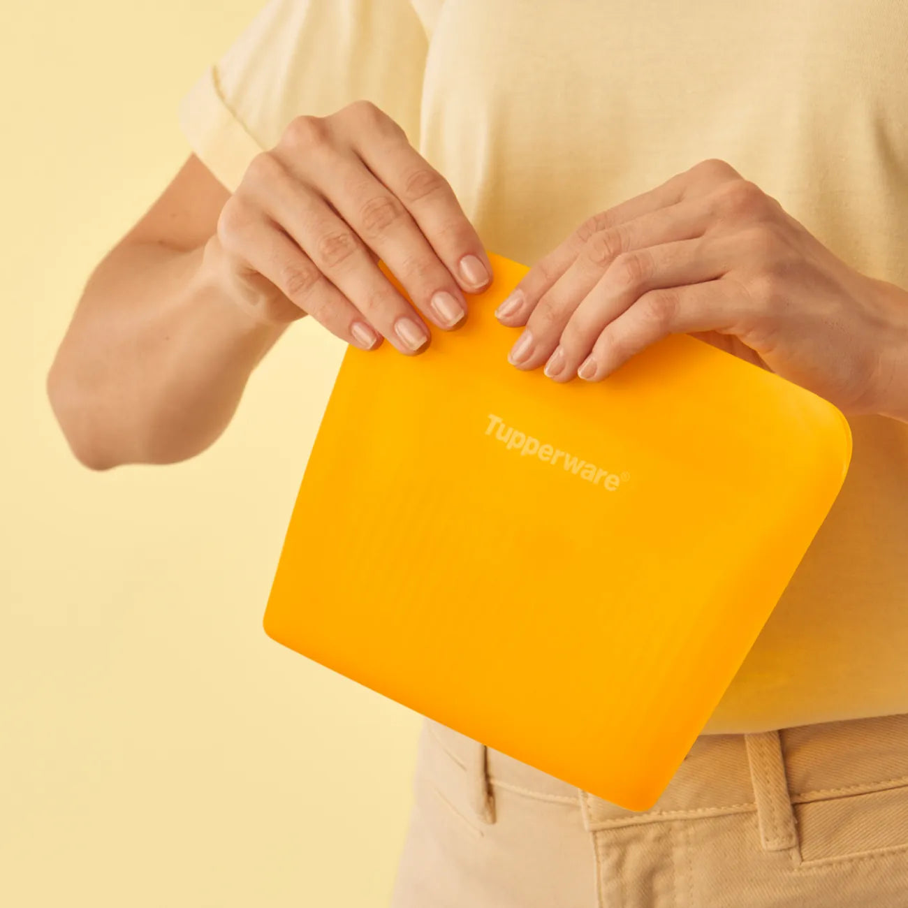 Ultimate Silikon Bag S 540ml in Gelb von der Marke Tupperware / geeignet für Kühlschrank, Gefrierschrank, Backofen und Mikrowelle / Ideal zum Mitnehmen / Hier direkt online Kaufen