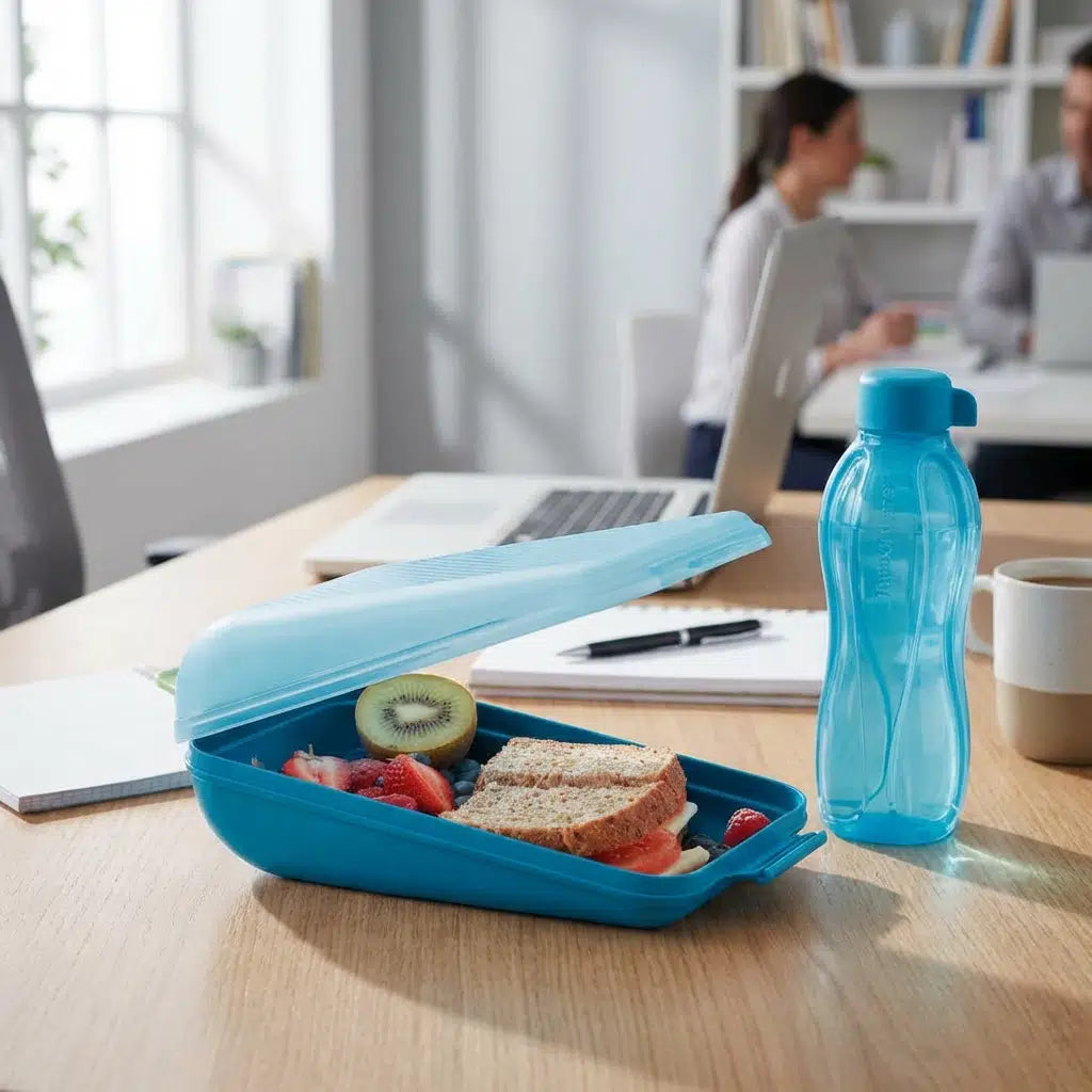 Lunch Box Medium von der Marke Tupperware / in der Farbe Blau / Perfekt für das Frühstück oder Mittagessen Unterwegs / Hier direkt online kaufen 