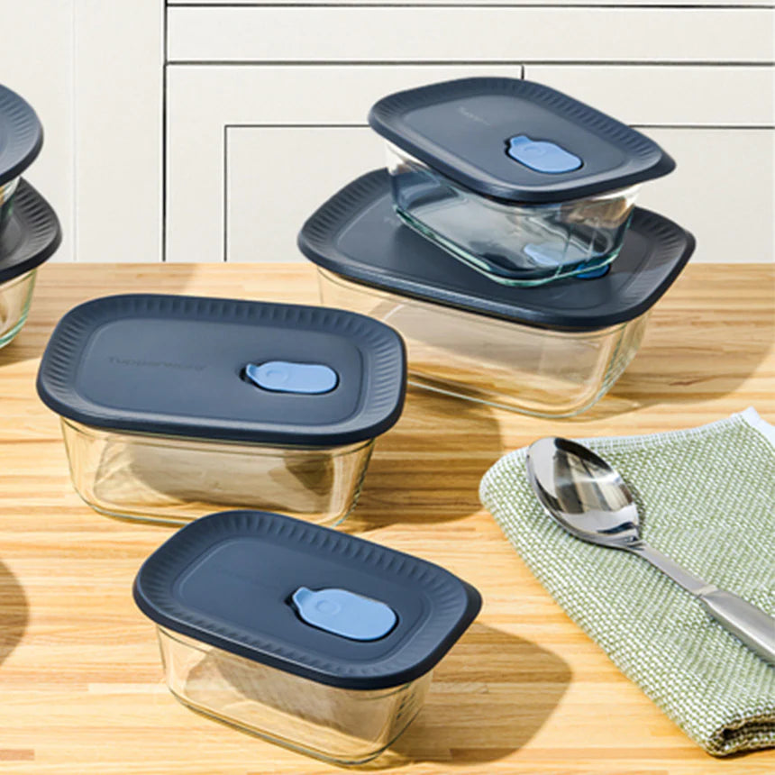 Voila Rechteckig 1,5 Liter von der Marke Tupperware / Glasbehälter /  für die Mikrowelle und Ofen / Ideal für Meal Prep / stapelbar / mit dichtschließendem Deckel