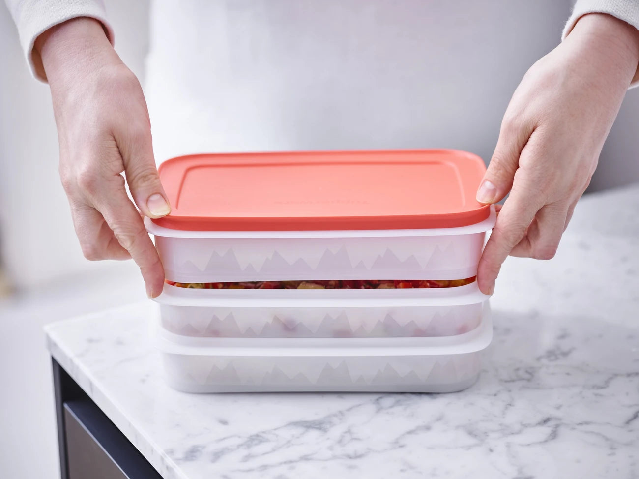 Gefrierbehälter 3x 675 ml Eiskristall Stapelprofi von der Marke Tupperware / stapelbar / Gefrierbehälter / dichtschließender Deckel / Ideal zum einfrieren / hier direkt online kaufen