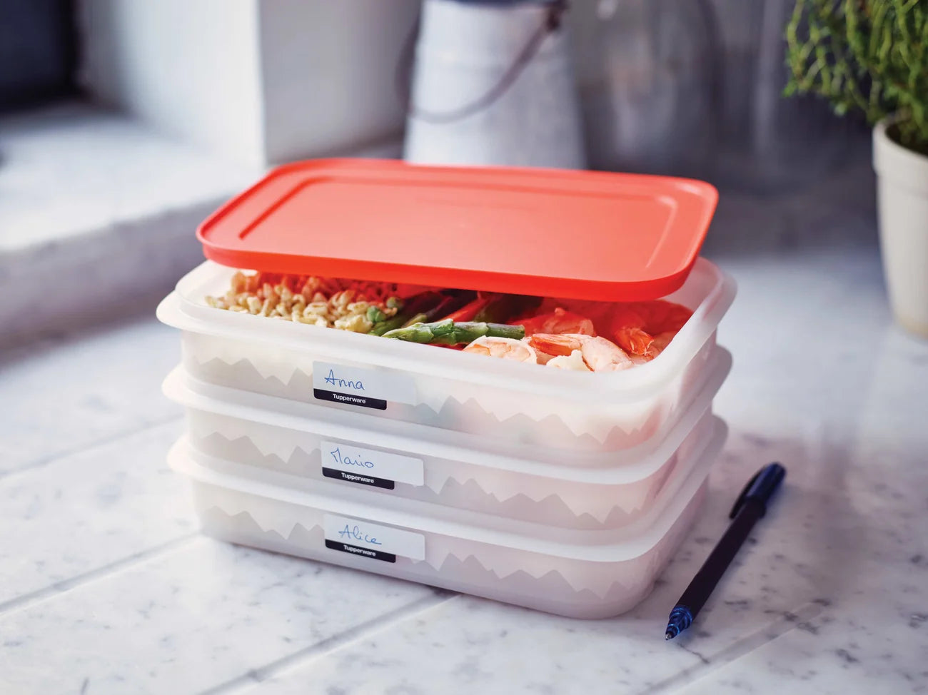 Gefrierbehälter 3x 675 ml Eiskristall Stapelprofi von der Marke Tupperware / stapelbar / Gefrierbehälter / dichtschließender Deckel / Ideal zum einfrieren / hier direkt online kaufen