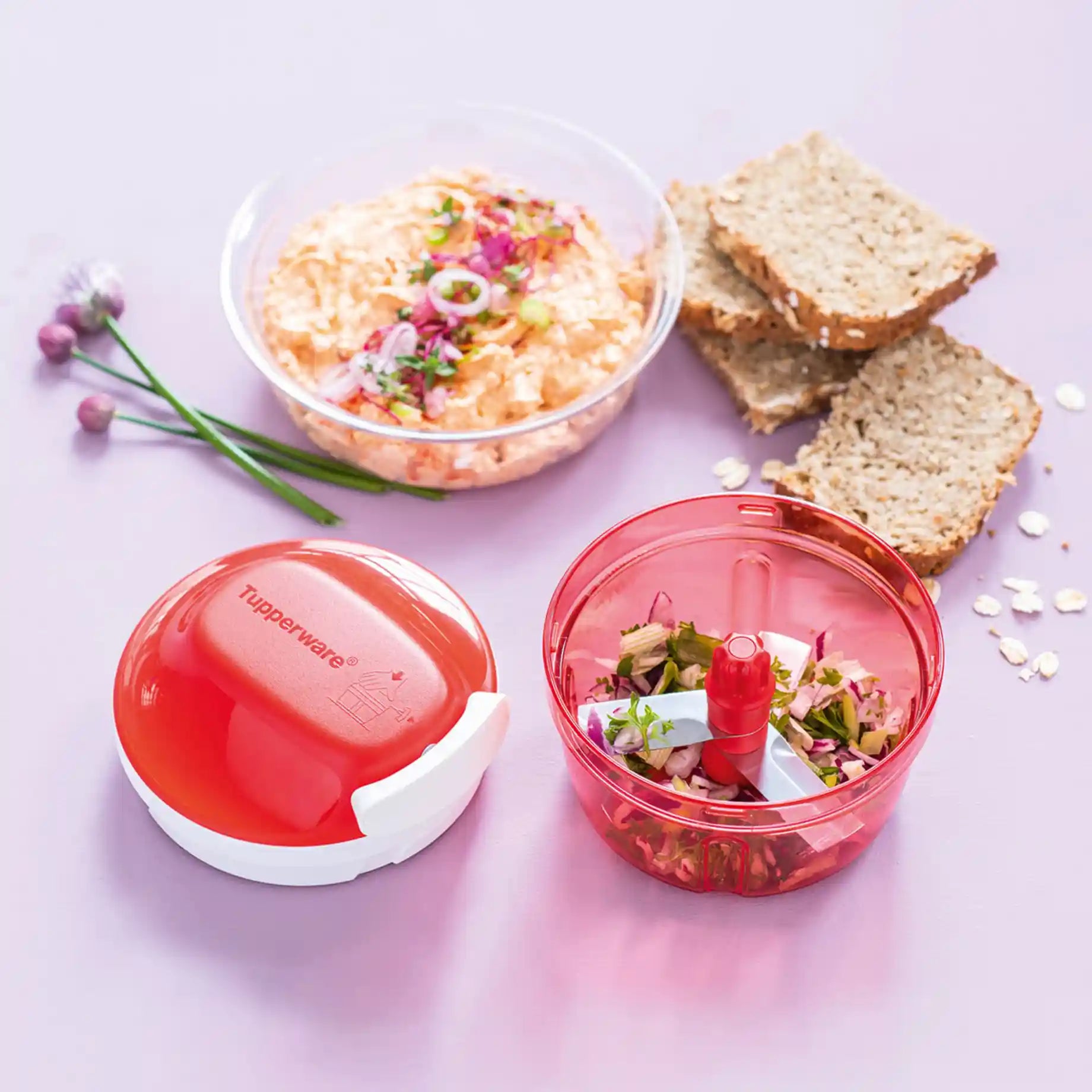SuperSonic Turbo Chef von der Marke Tupperware / Gemüseschneider mit Zugmechanismus / drei Klingen / Zerkleinern ohne Strom / Rutschfester Behälter / Hier direkt online kaufen 