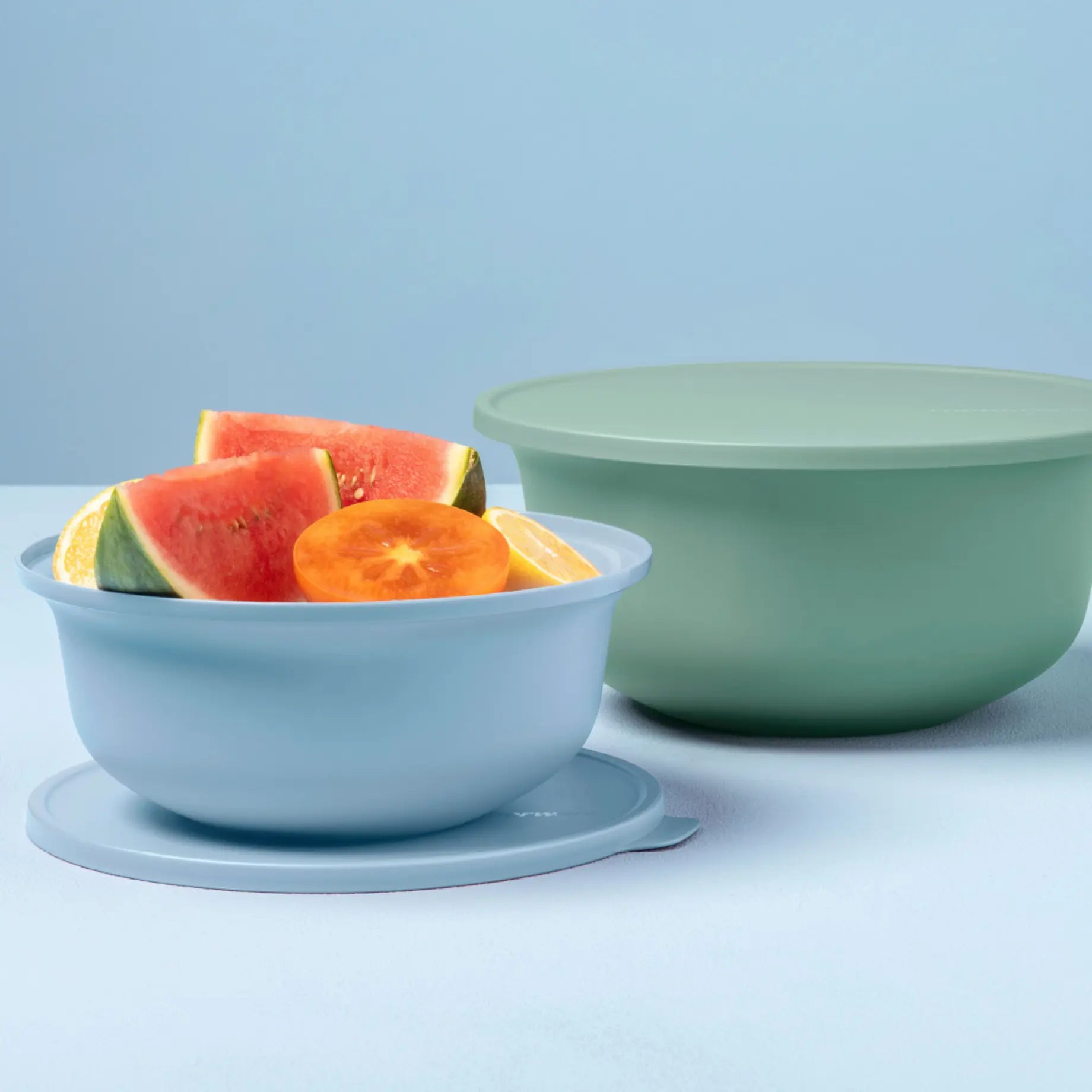 Aloha 2l Schüssel in Hellblau von der Marke Tupperware / mit Luft und Wasserdichtem Deckel / Transportsicher / Einfach zu Öffnen / Perfekt für einen Nachtisch oder Salat / Hier direkt online kaufen