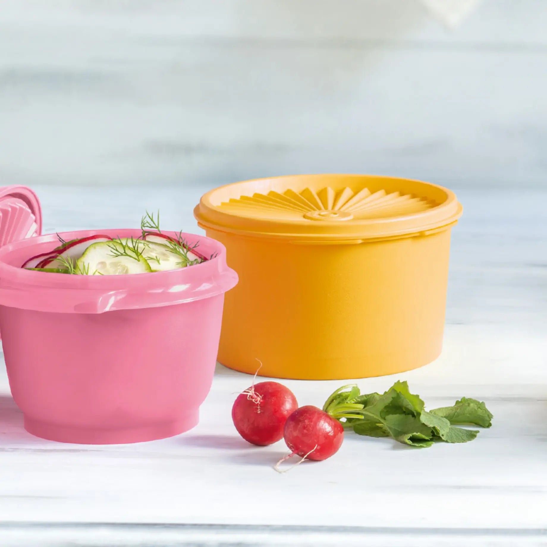 Kleine Sonne 600ml von der Marke Tupperware / in der Farbe Rosa / mit Sonnendeckel / Luft & Wasserdicht / Ideal für kleine Mengen Salt, Soße, Dips und Gebäck / Perfekt für Unterwegs / Aufbewahrungsbehälter / Vorratsbehälter / Hier direkt online kaufen 