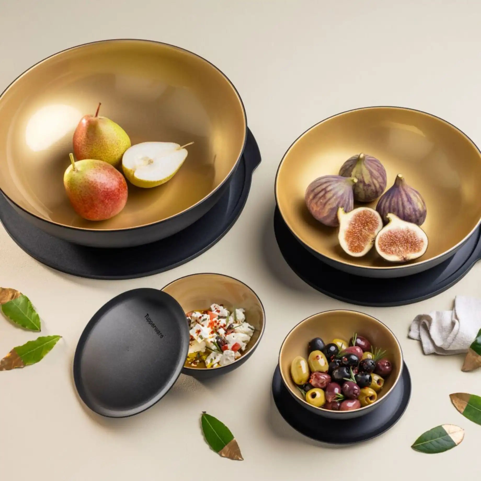Allegra 3,5L in Gold von der Marke Tupperware / Servierschale / Salatschüssel / Ideal zum transportieren / mit dichtschließenden Deckel / Modular stapelbar / Hier direkt online kaufen