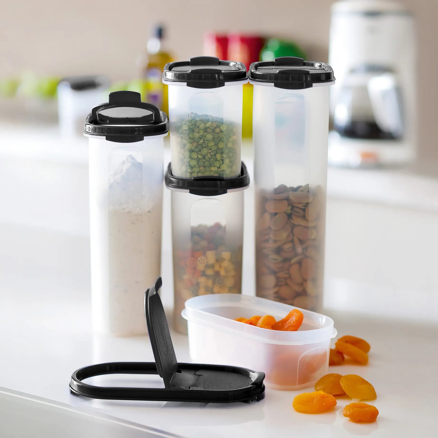Eidgenosse 2,3 L von der Marke Tupperware / Deckelfarbe Schwarz ohne Schüttklappen / oval / mit Transparenten Sichtfenster für mehr Übersicht / runde Form für platzsparende Aufbewahrung / dichtschließender Deckel / modular Stapelbar / Vorratsdose / Lebensmittelaufbewahrung / Hier direkt online kaufen 