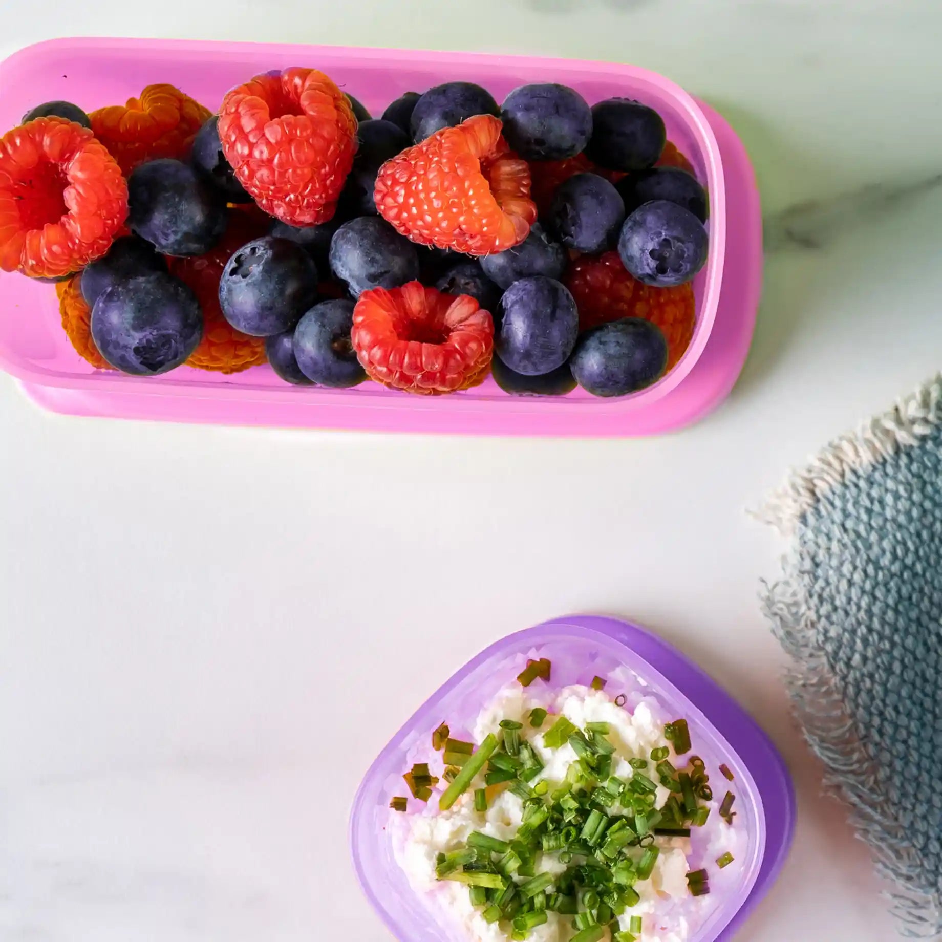 Cubix mini 250ml von der Marke Tupperware / in der Farbe pink / Aufbewahrungsbox / Snack box / Vorratsbehälter / Ideal zum Organisieren und mitnehmen / dichtschließender Deckel / Platzsparend verstaubar / Hier direkt online kaufen