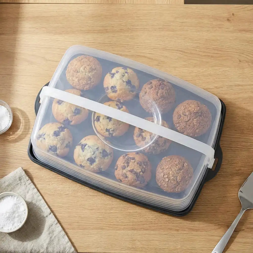 Sehr großer Kuchenbehälter