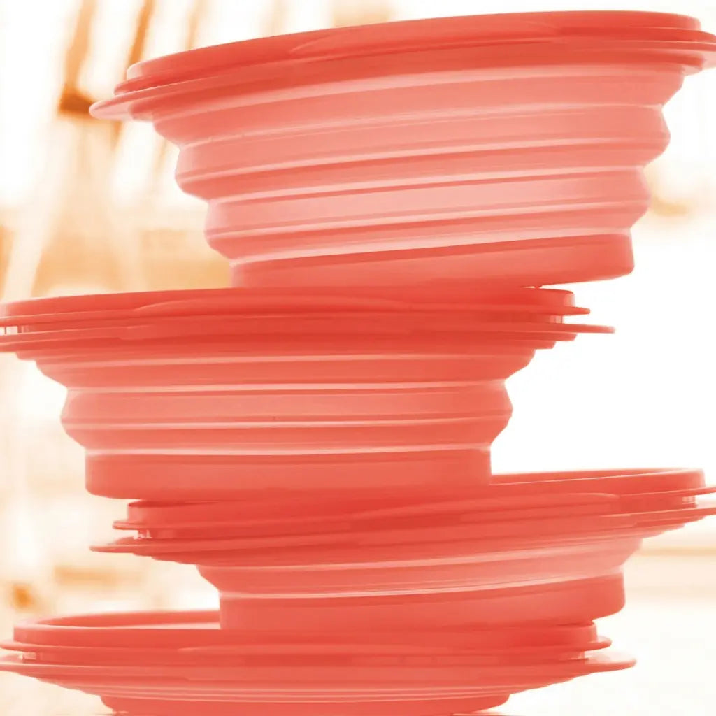 Tupperware Mini-Max 700 ml rot B042R Unterwegs / Mini Max 700ml von der Marke Tupperware / in der Farbe Rot / Tupperdose / Brotdose / Lunchbox / Ideal für Unterwegs / zusammen faltbar / Hier direkt online kaufen