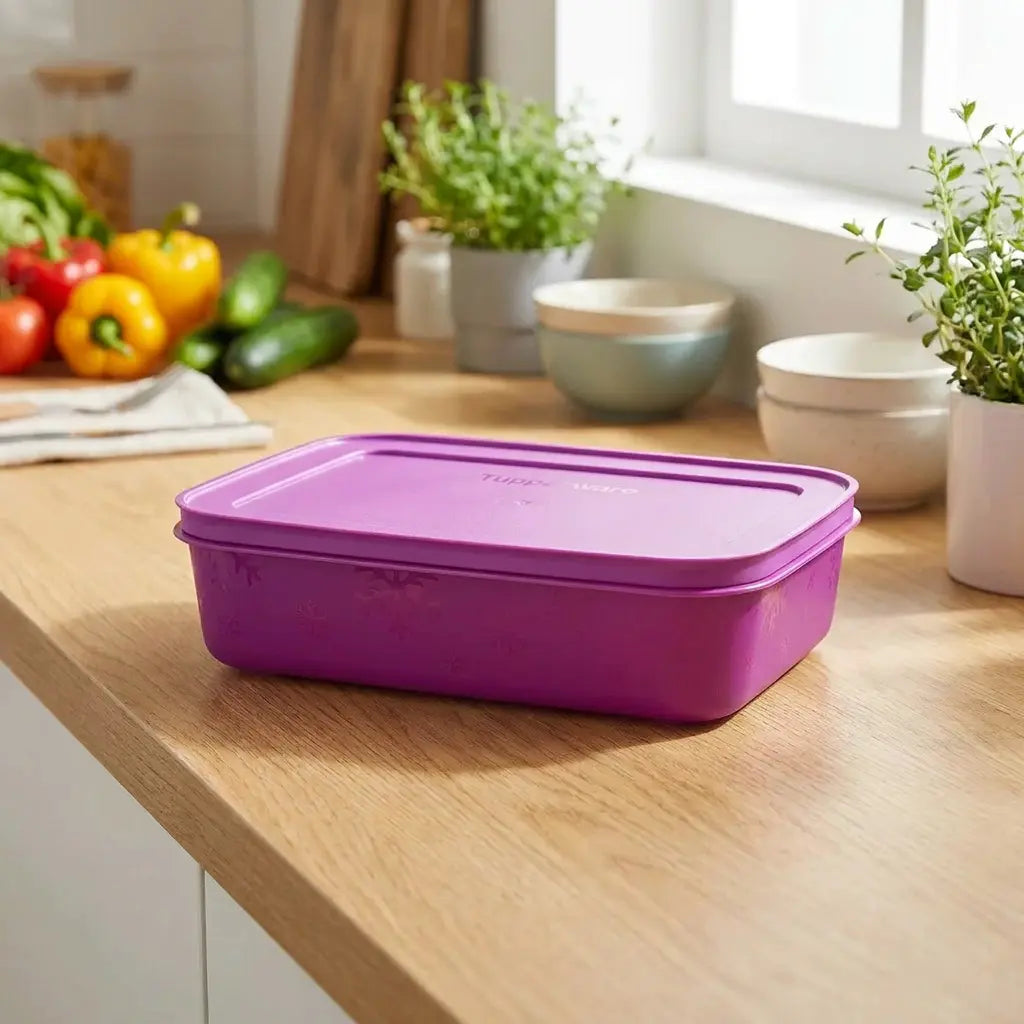 Eiskristall Gefrierbehälter 1 Liter G036 von der Marke Tupperware / Behälter in der Farbe Lila / Ideal zum Einfrieren und Aufbewahren / Flache dose / Hier direkt online kaufen