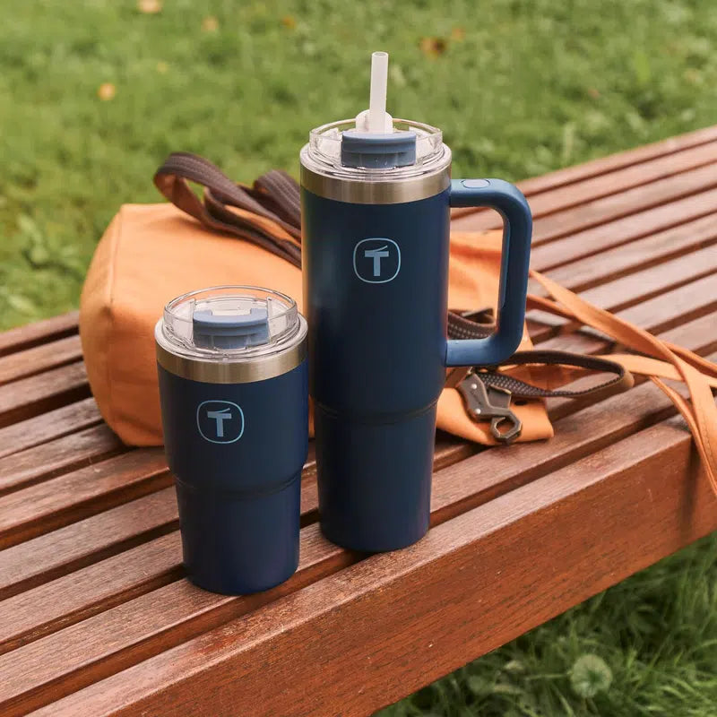 Big T tumbler 1,1 Liter von der Marke Tupperware / in der Farbe Dunkelblau / Isolierbecher / Isoliergefäß / Thermobecher / Ideal für Unterwegs / hält Getränke Heiß und Kalt / Hier direkt online kaufen