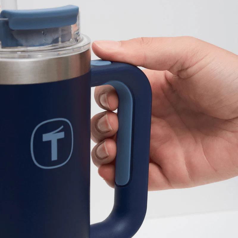 Big T tumbler 1,1 Liter von der Marke Tupperware / in der Farbe Dunkelblau / Isolierbecher / Isoliergefäß / Thermobecher / Ideal für Unterwegs / hält Getränke Heiß und Kalt / Hier direkt online kaufen