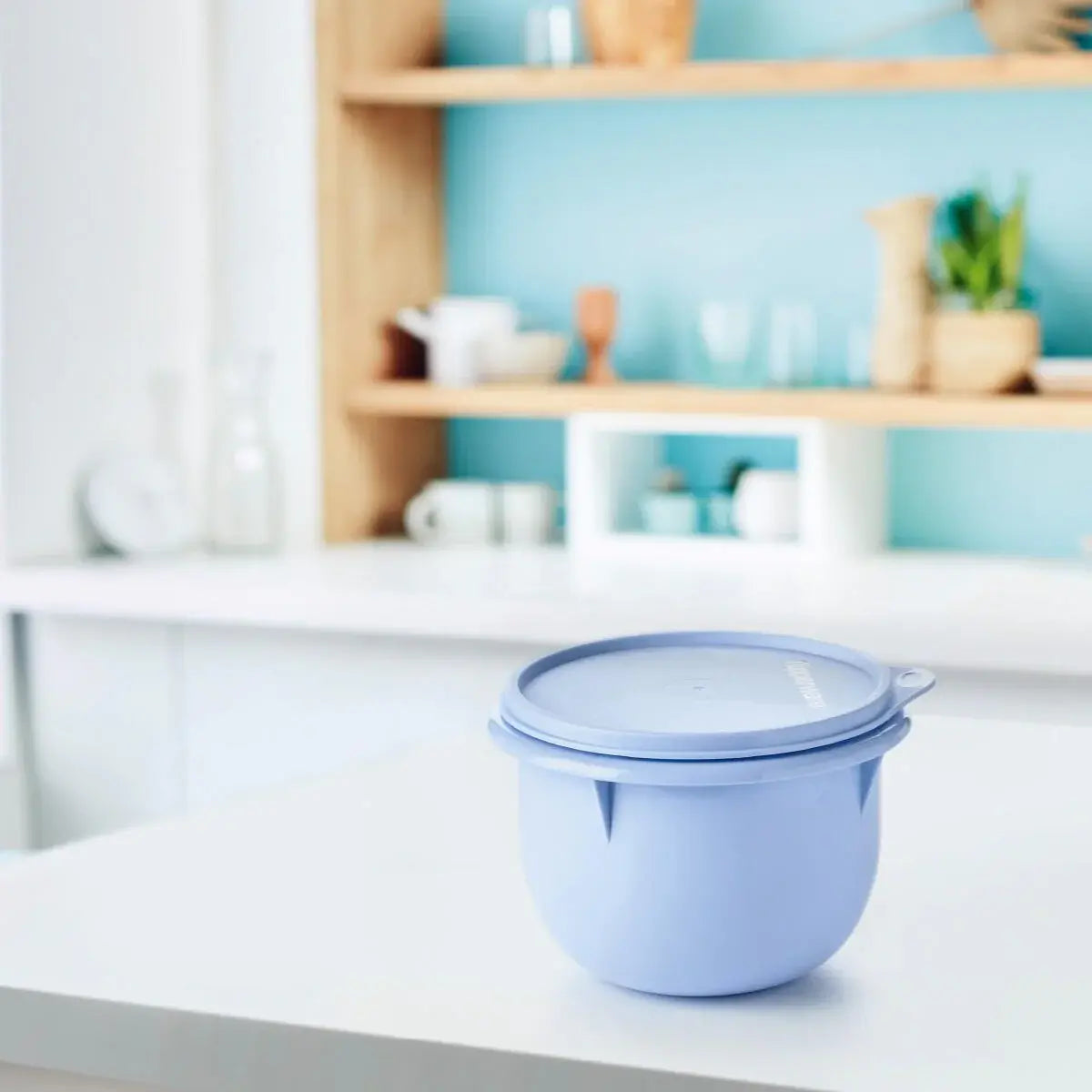 Rührschüssel 1,1 Liter von der Marke Tupperware / in der Farbe Flieder  / Rührschüssel / Backschüssel / mit dicht schließendem Deckel / Modular Stapelbar / Hier direkt online kaufen