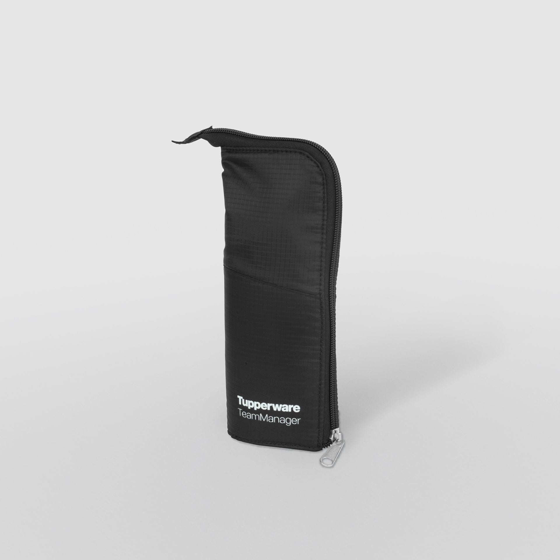Stifte Mäppchen von der Marke Tupperware in der Farbe Schwarz / mit weißem Aufdruck "Team Manager" / Hier direkt online kaufen 