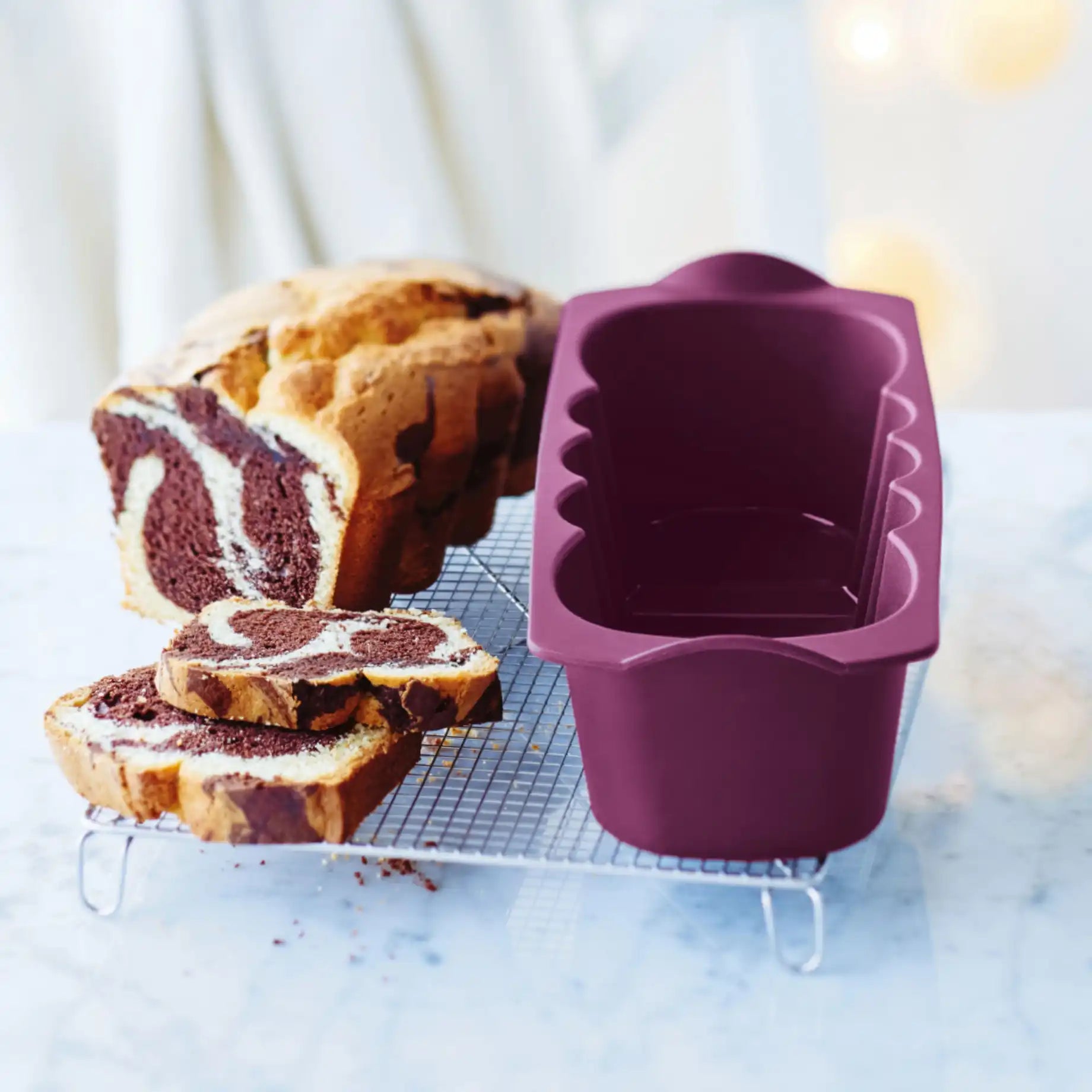 Tupperware Silikonform Kasten 11115871 Backformen / Tupperware Silikonform Kasten – flexible Silikon-Backform mit Wellenmuster, 1,5 l, lila / Silikonbackform von Tupperware / starke Anthihafteigenschaften / Flexibel / einfache Reinigung / Hier direkt online kaufen