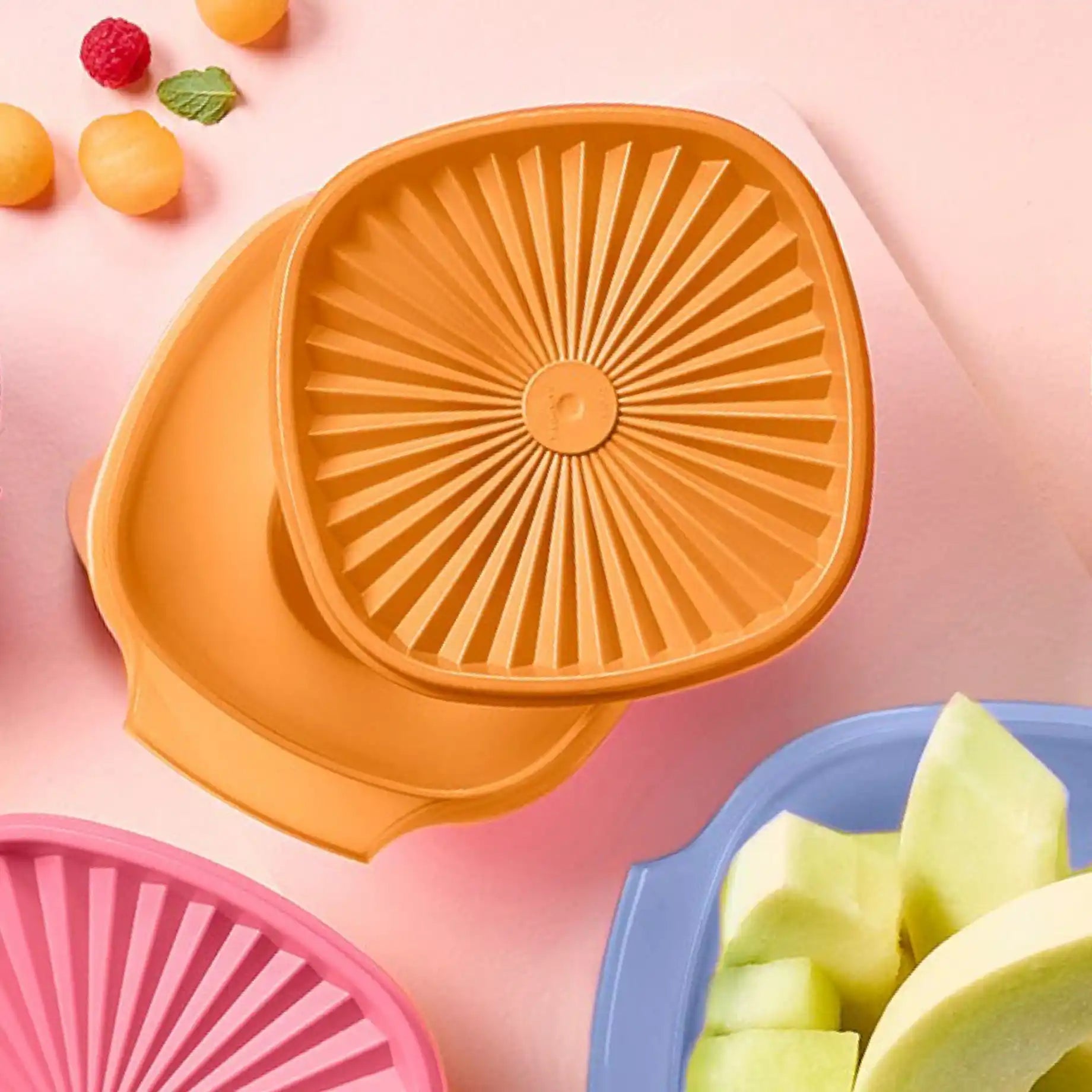 Party Sonne 860ml von der Marke Tupperware / in der Farbe Orange / Sonnenbehälter / Lebensmittelbehälter / Transportschüssel / Stapelbar / Hier direkt online kaufen
