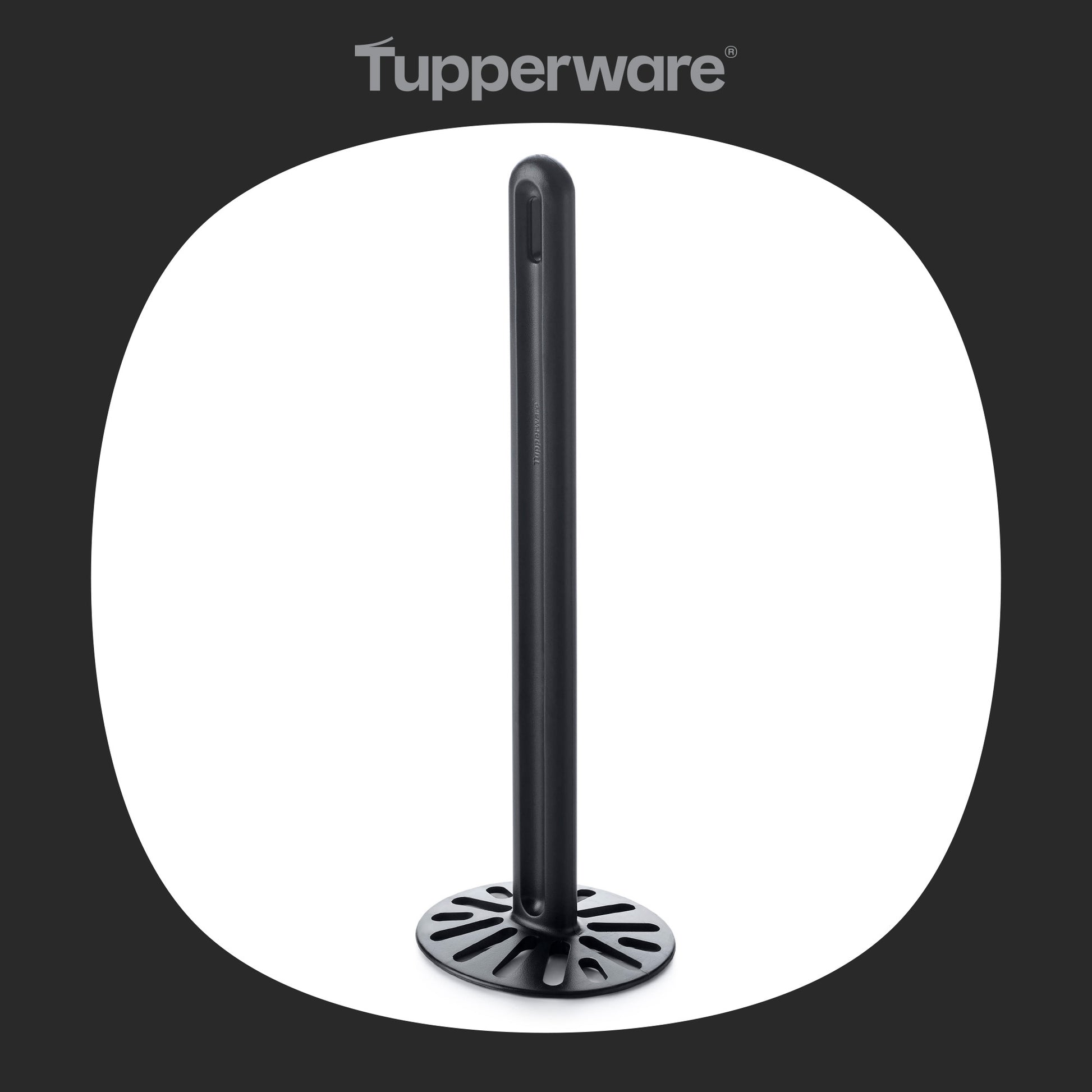 Pürier Meister von der Marke Tupperware / Kartoffelstampfer in der Farbe Schwarz / einfaches und schnelles Stampfen / der Stampfer kommt auch gut in die ecken von Schüsseln und Töpfen / Ansicht Kartoffelstampfer von vorne / Hier direkt online kaufen