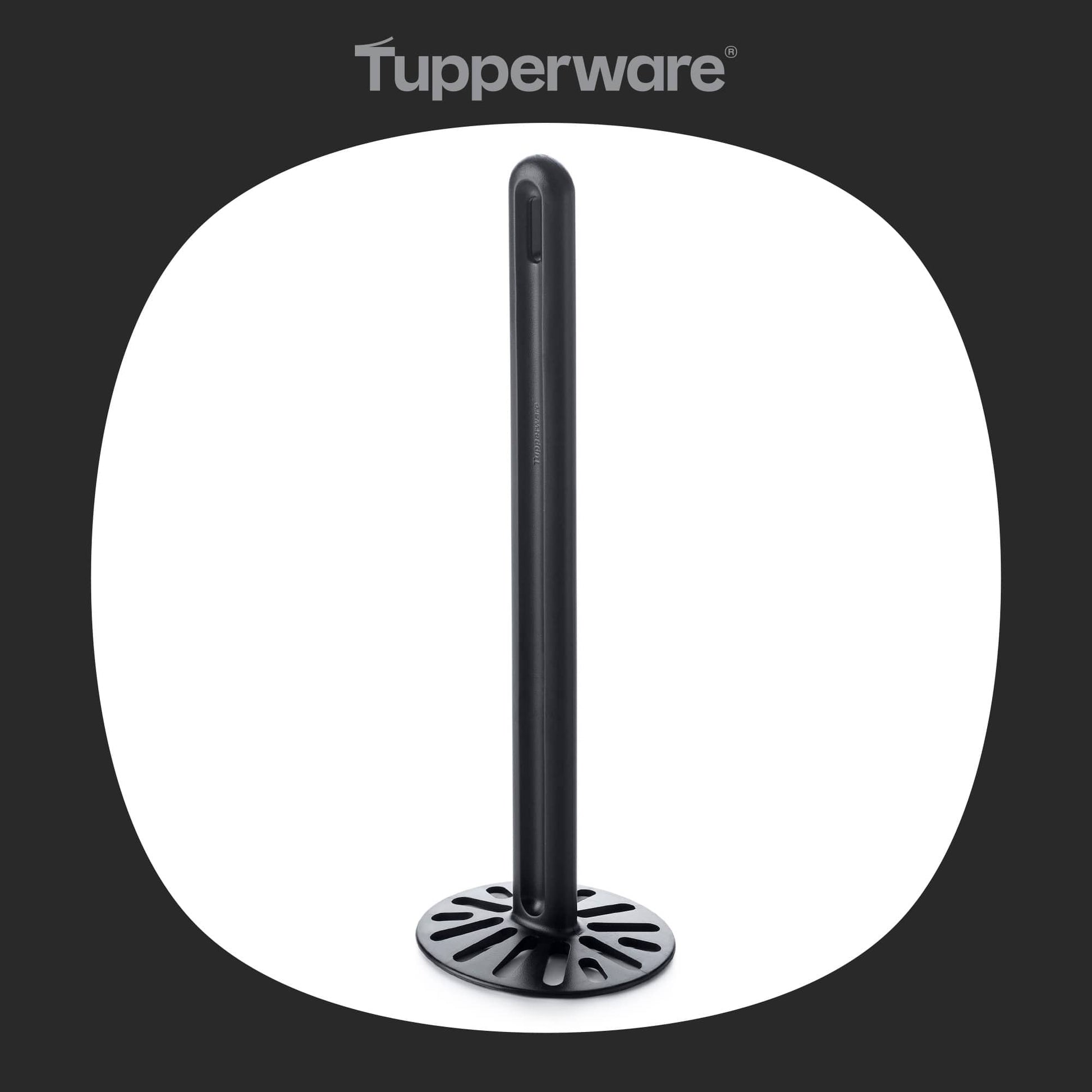 Pürier Meister von der Marke Tupperware / Kartoffelstampfer in der Farbe Schwarz / einfaches und schnelles Stampfen / der Stampfer kommt auch gut in die ecken von Schüsseln und Töpfen / Ansicht Kartoffelstampfer von vorne / Hier direkt online kaufen