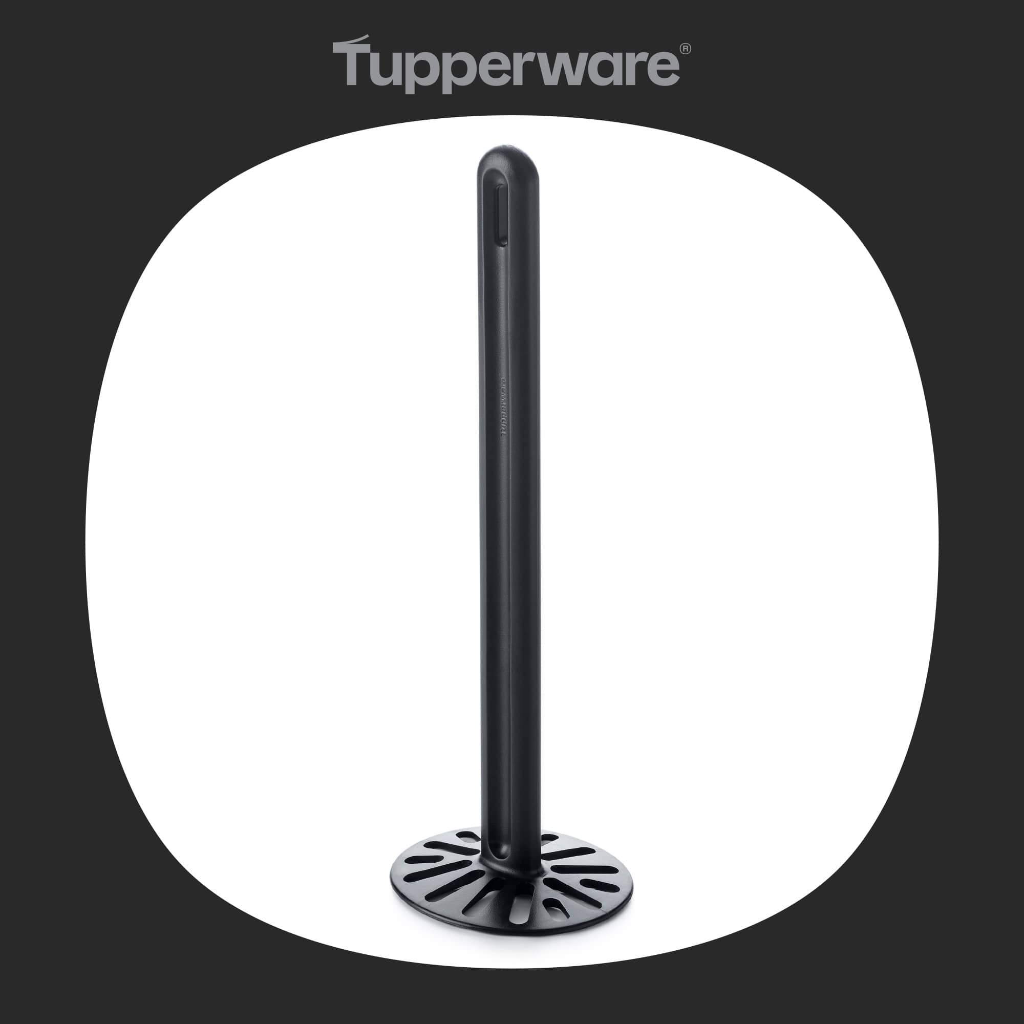 Pürier Meister von der Marke Tupperware / Kartoffelstampfer in der Farbe Schwarz / einfaches und schnelles Stampfen / der Stampfer kommt auch gut in die ecken von Schüsseln und Töpfen / Ansicht Kartoffelstampfer von vorne / Hier direkt online kaufen