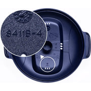 Tupperware Reis-Deckel 08411 für den Micro-CombiGourmet 3 l – Unterseite mit Lupe auf der Prägung 8411B-4, Mitternachtsblau