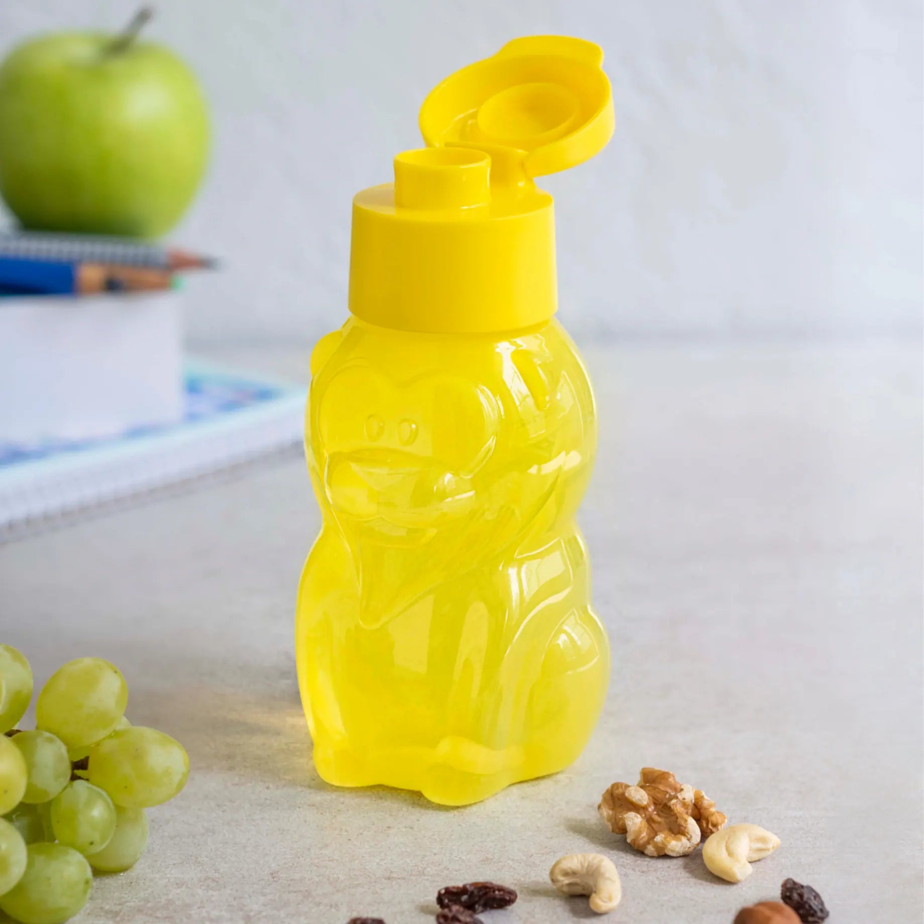 EcoEasy 350ml Kinder Trinkflasche in Löwen Design von der Marke Tupperware in der Farbe Gelb / Große Öffnung für einfaches Befüllen / Abschraubbarer Klappdeckel / Hier direkt online kaufen 