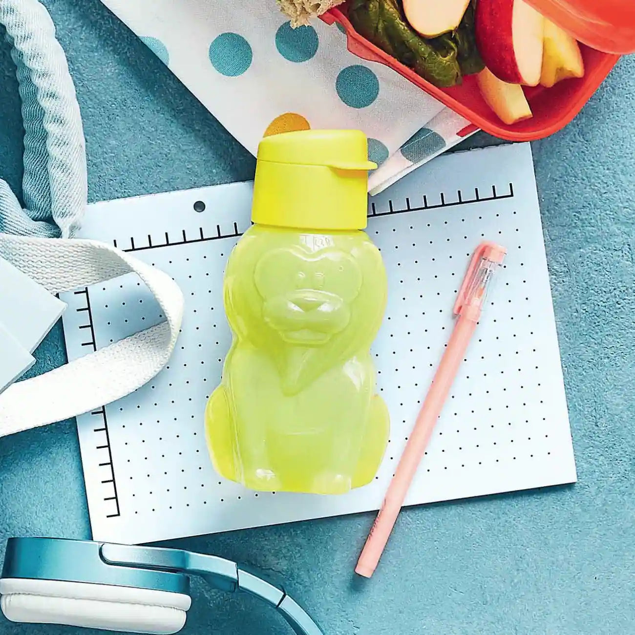EcoEasy 350ml Kinder Trinkflasche in Löwen Design von der Marke Tupperware in der Farbe Gelb / Große Öffnung für einfaches Befüllen / Passt in jede Tasche oder Rucksack / Hier direkt online kaufen 