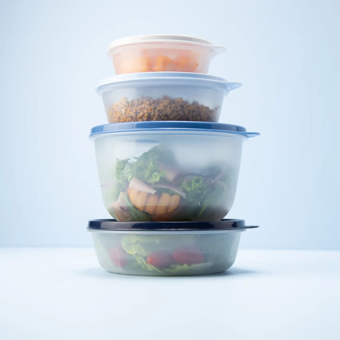 Clarissa Schüssel-Set Frische-Quartett von der Marke Tupperware / Kleine Hitparade Set / 4 praktische Schüsseln / praktische Lasche am Deckel zum Öffnen / ineinander Stapelbar / Frischhalteboxen / Luft und Wasserdichter Deckel / Hier direkt online kaufen