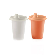 TupperCare Trinkbecher Set von der Marke Tupperware / 2 Stück / Granulierte Oberfläche sorgt für einen guten Griff / einfaches Trinken durch Trinköffnung / Für kalte und stille Getränke / Speziell für Kleinkinder / Hier direkt online kaufen