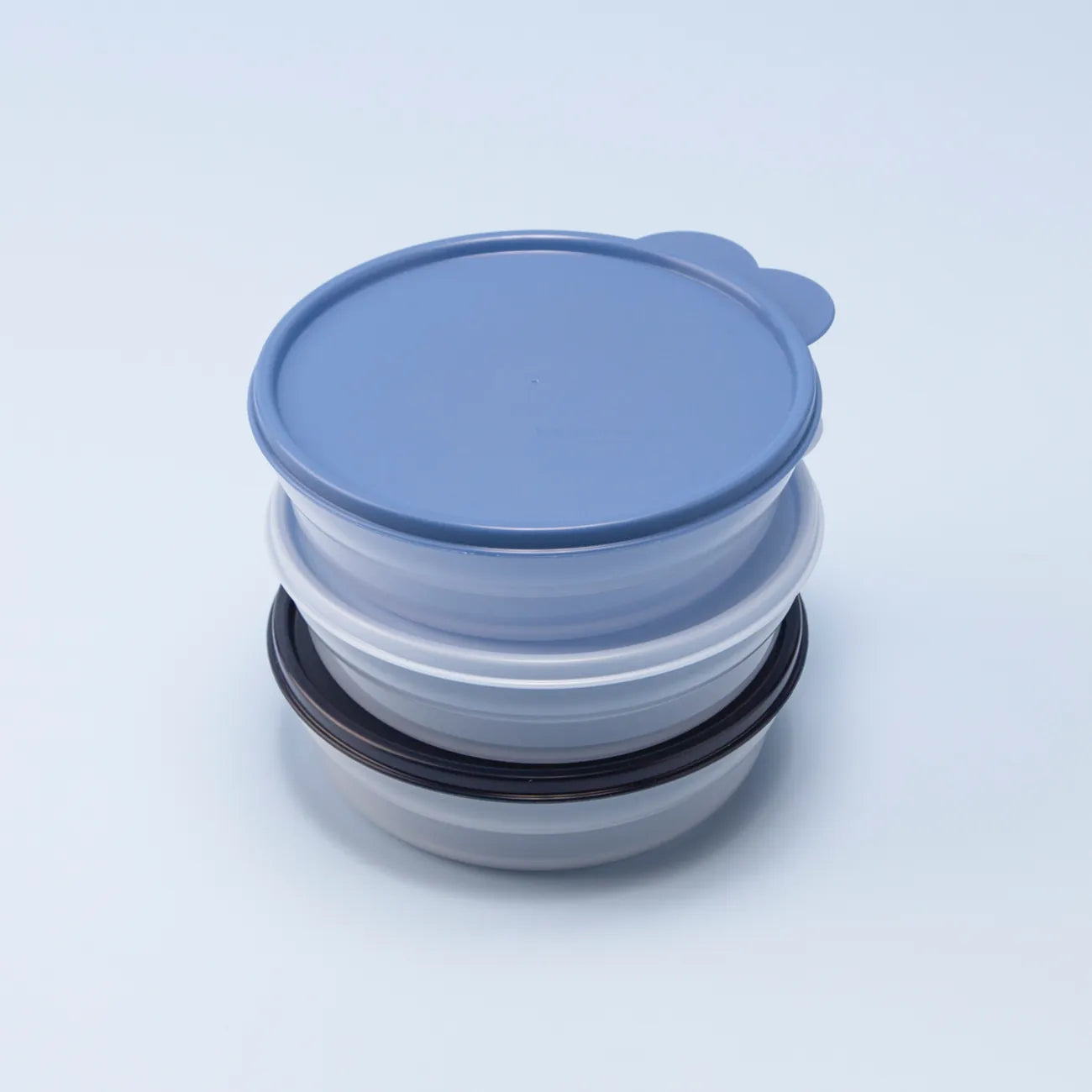 Frische Drops 3 Stück mit jeweils 500ml Füllmenge von der Marke Tupperware / Perfekt für Unterwegs / Super zur Essensvorbereitung und MealPreps / Luft und Wasserdichter Deckel / Ansicht Behälter aufeinander gestapelt 2 / Hier direkt online kaufen