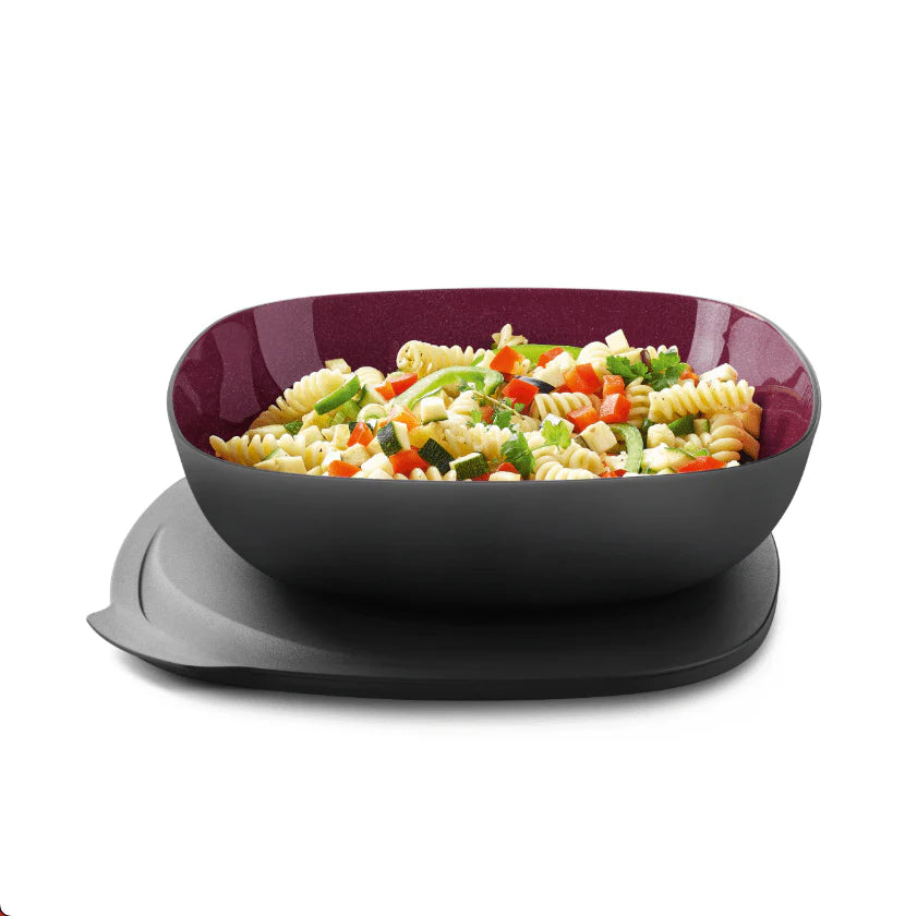 Allegra Schüssel 2,5 Liter von der Marke Tupperware / in der Farbe Schwarz-Rot / Servierschüssel / Luftdichtschließend / Schüssel mit Deckel / Salatschüssel / Dessertschüssel / Hier direkt online kaufen