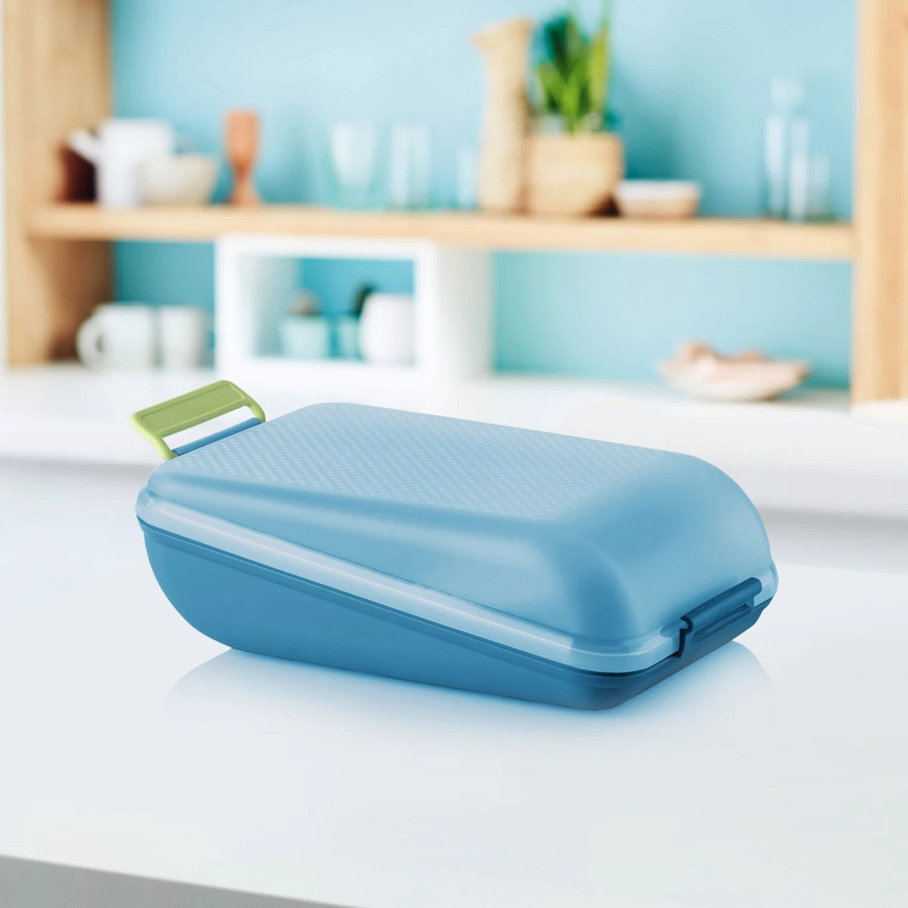 Lunch Box Medium von der Marke Tupperware / in der Farbe Blau / Perfekt für das Frühstück oder Mittagessen Unterwegs / mit sicheren Verschluss / Brotdose / Hier direkt online kaufen 