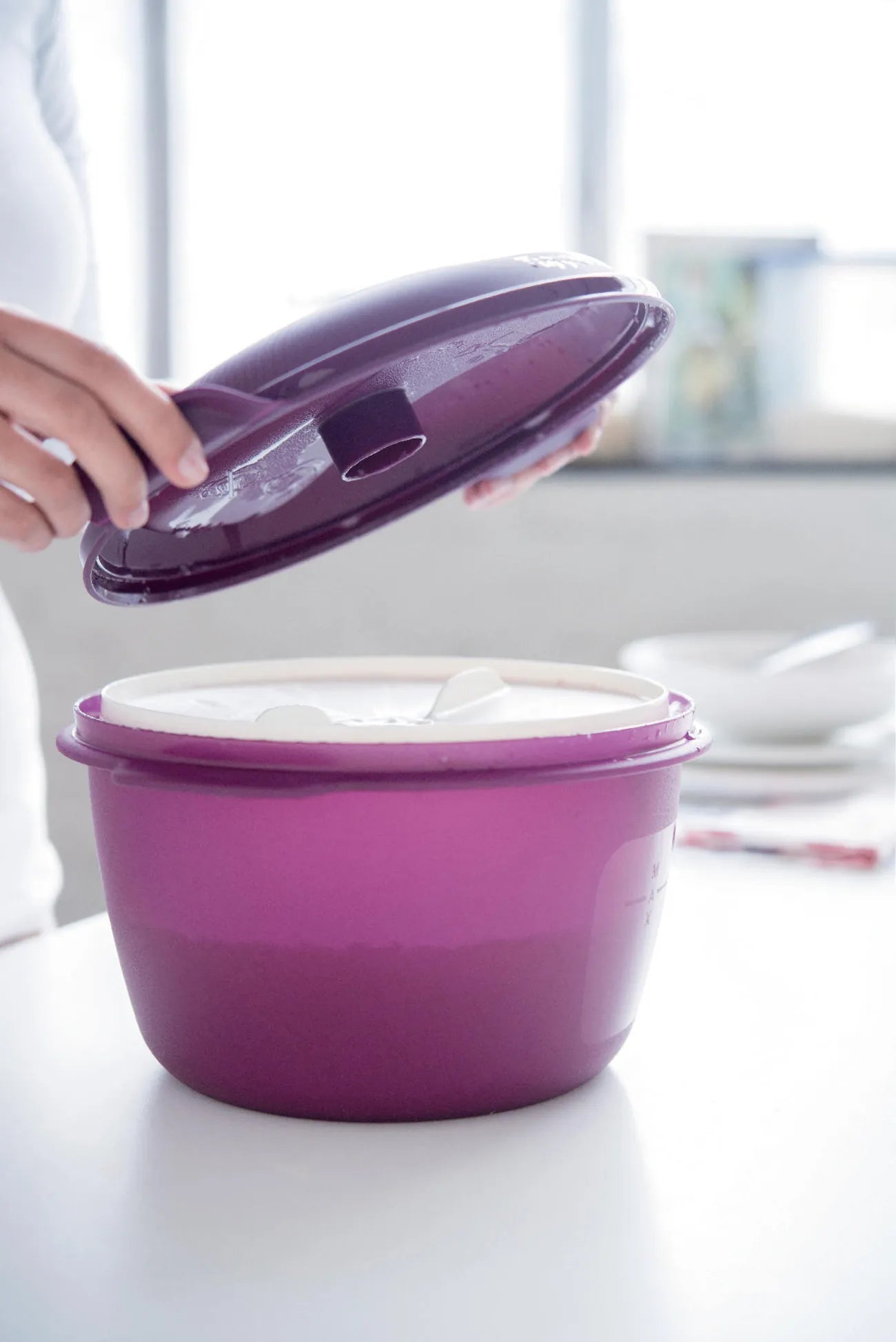 Großer Reis-Meister 3 L von der Marke Tupperware / in der Farbe Lila / Mikrowellen Reis-Kocher / zum kochen von Reis oder Getreide / mit Cleveren Einsatz der das Überkochen verhindert / Hier direkt online kaufen 