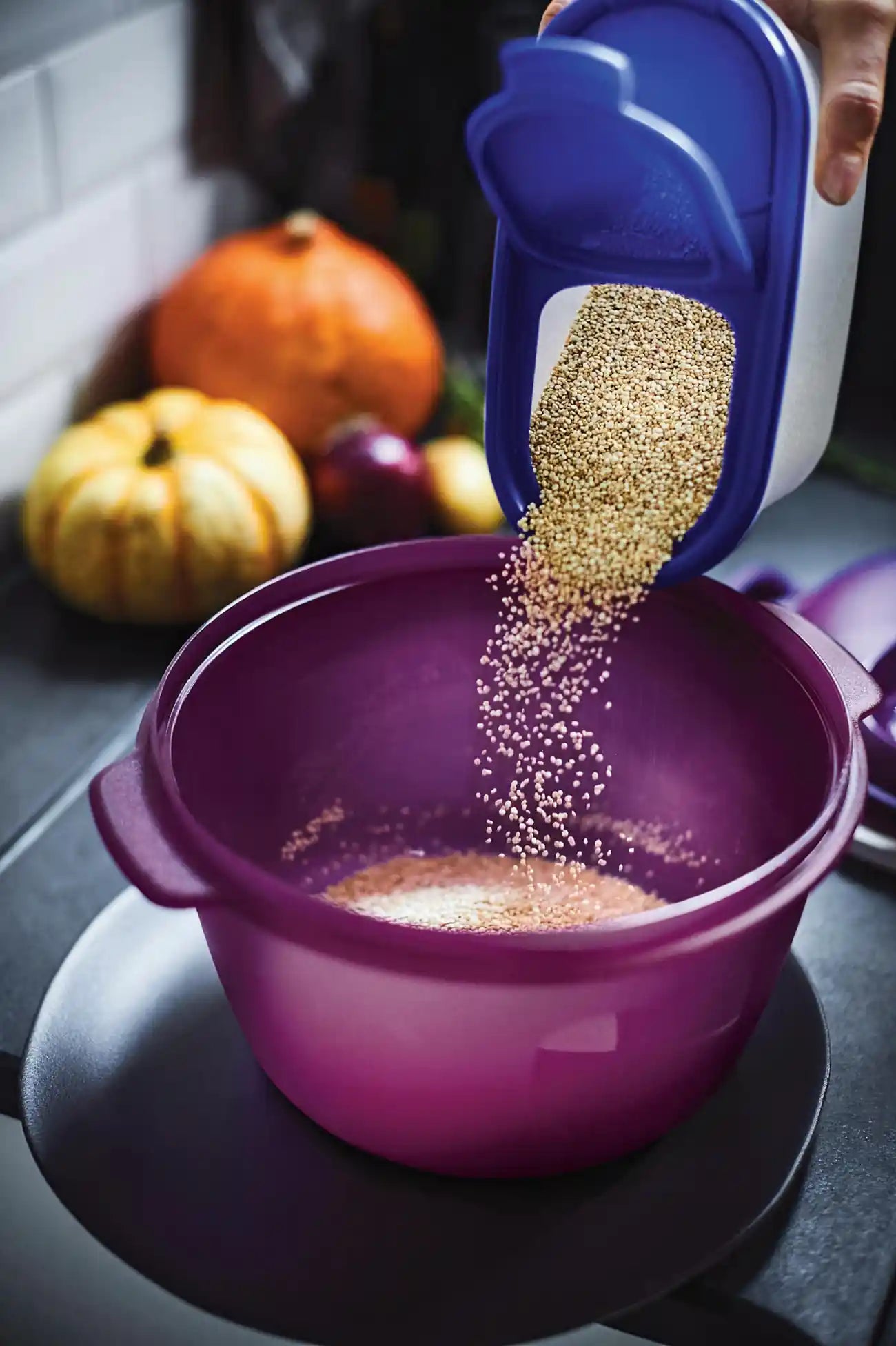Großer Reis-Meister 3 L von der Marke Tupperware / in der Farbe Lila / Mikrowellen Reis-Kocher / zum kochen von Reis oder Getreide / mit Cleveren Einsatz der das Überkochen verhindert / Hier direkt online kaufen 