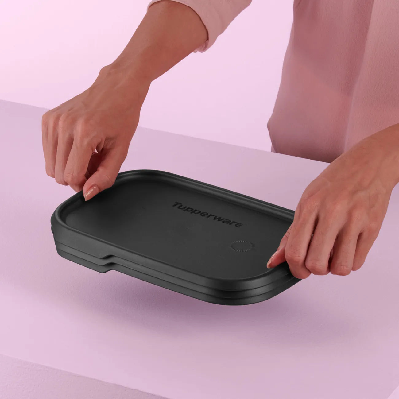 One Touch Fresh rechteckig 4,4 L mit Schwarzem Deckel von der Marke Tupperware / Vorratsdose / mit Luft-, Wasser- und Aromadichtem Deckel / leicht zu schließen / Ideal zum Lebensmittel Aufbewahren & Frischhalten / mit Praktischer Klarsichtblende / ineinander und aufeinander Stapelbar / Hier direkt online kaufen 