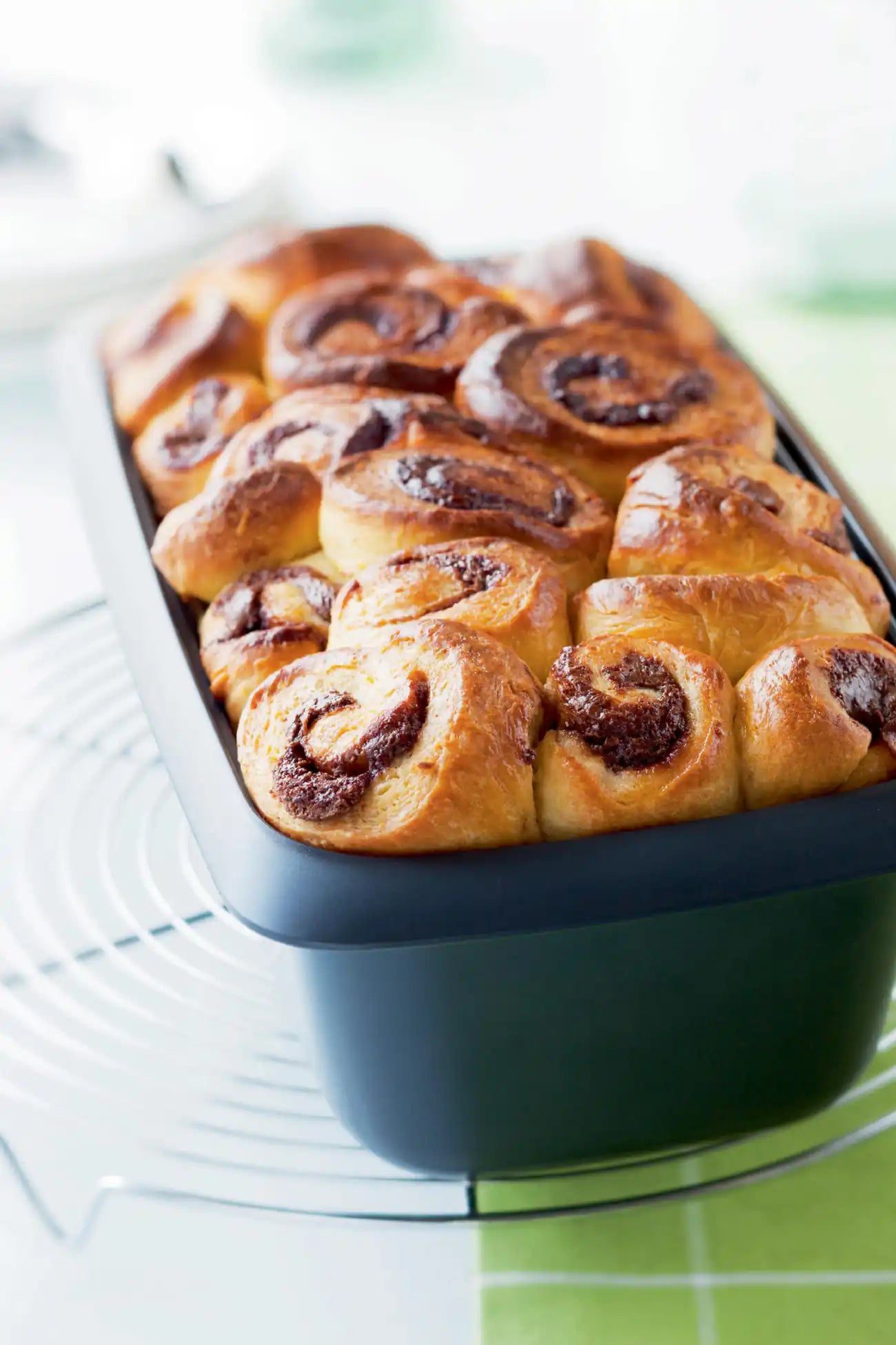 UltraPro Kastenform 1,8 L von der Marke Tupperware / geeignet für Mikrowelle und Backofen / ideal für Brote, Kuchen und leckere Pasteten oder Aufläufe / für gleichmäßiges Garen / Hier direkt online kaufen